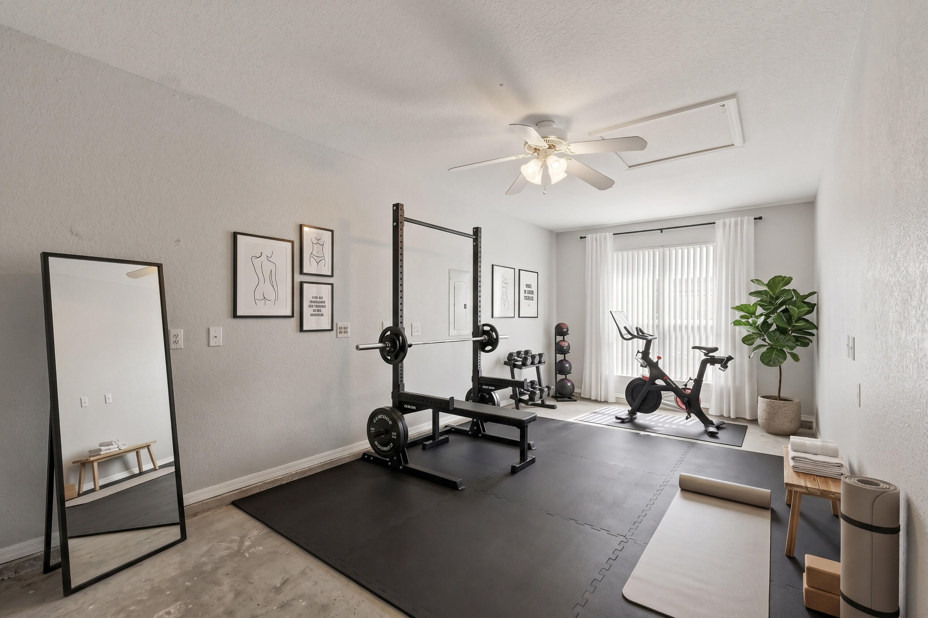 8401 Calle Adolanto NE
