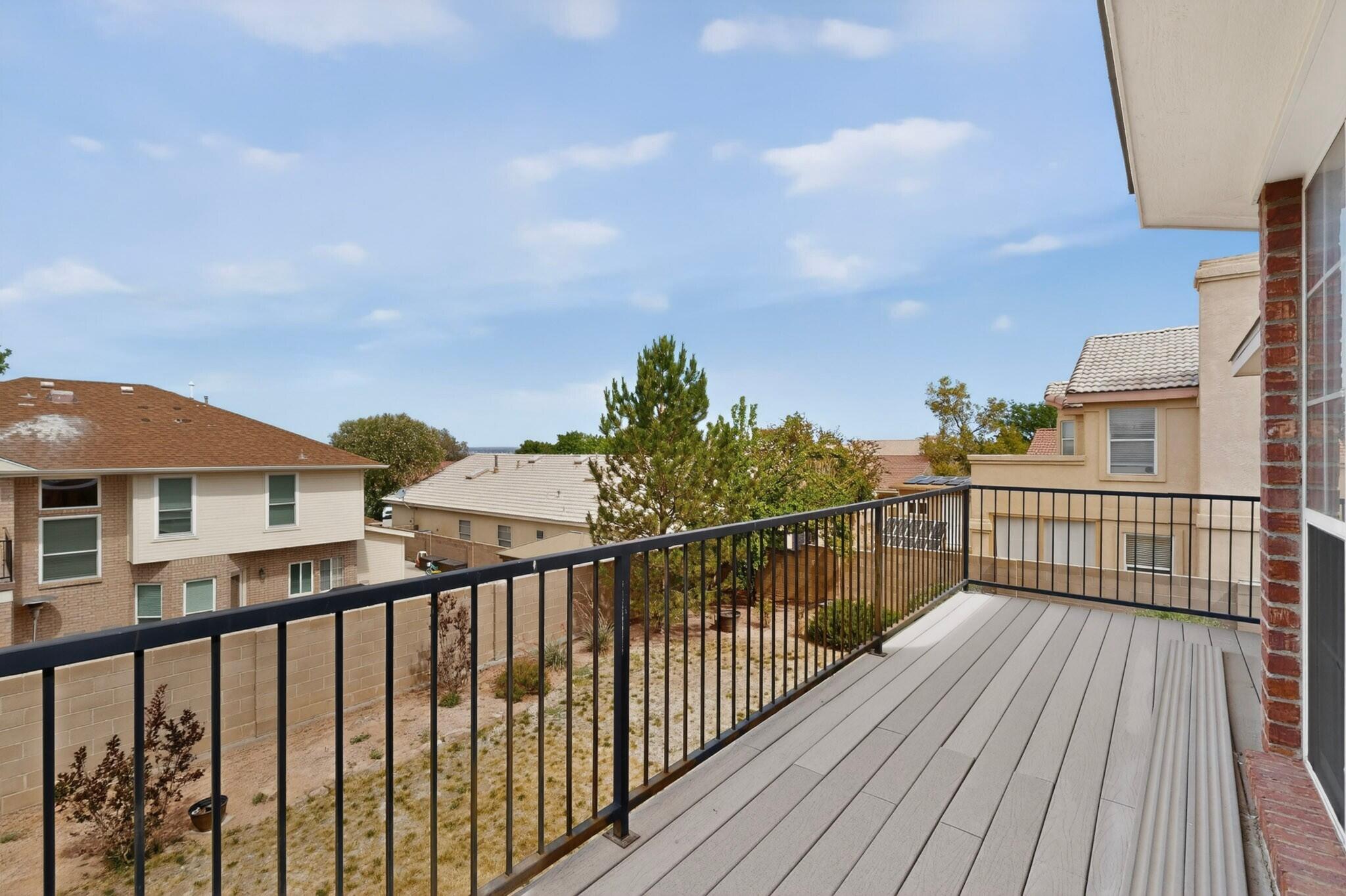 8401 Calle Adolanto NE