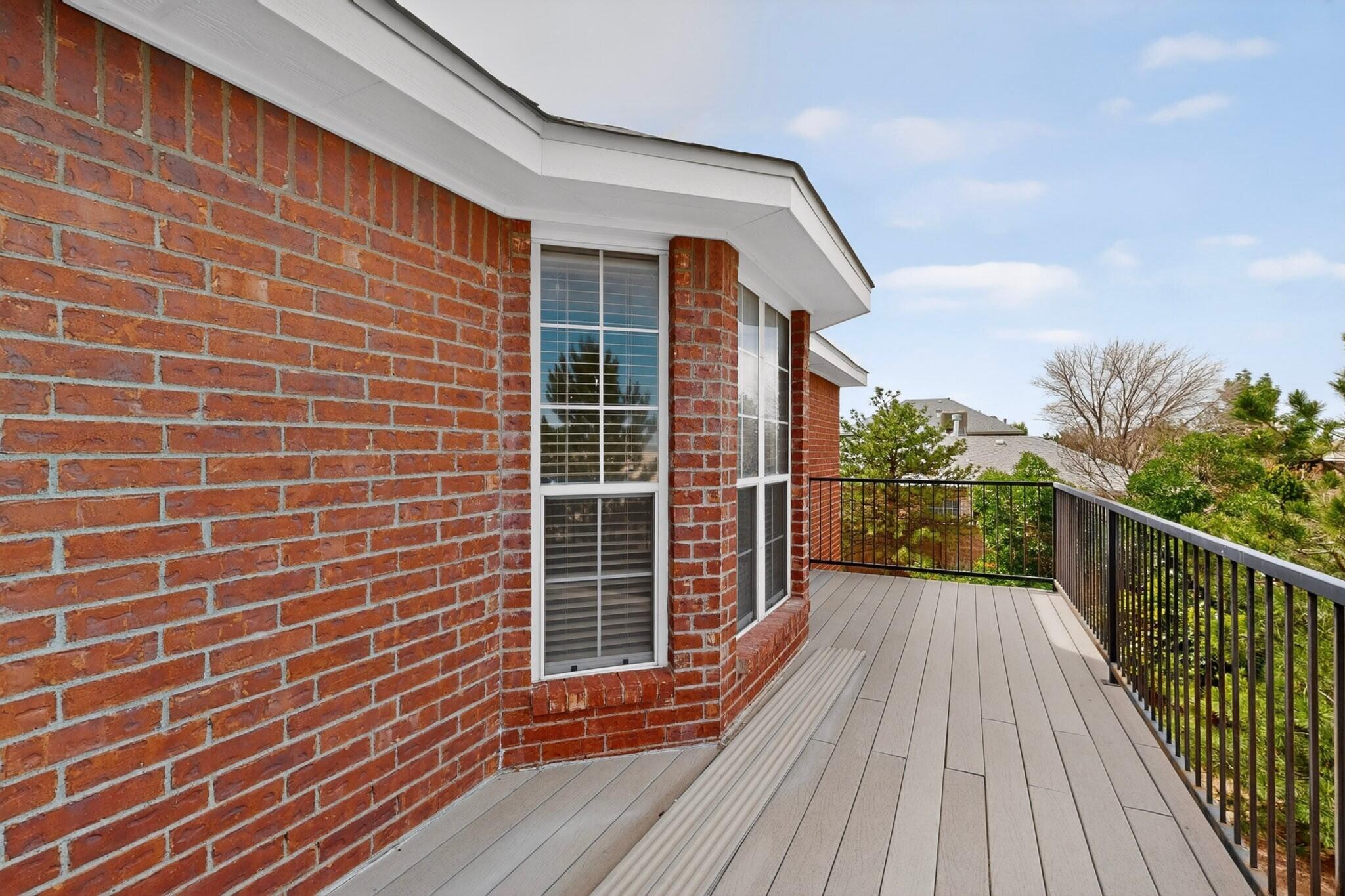 8401 Calle Adolanto NE