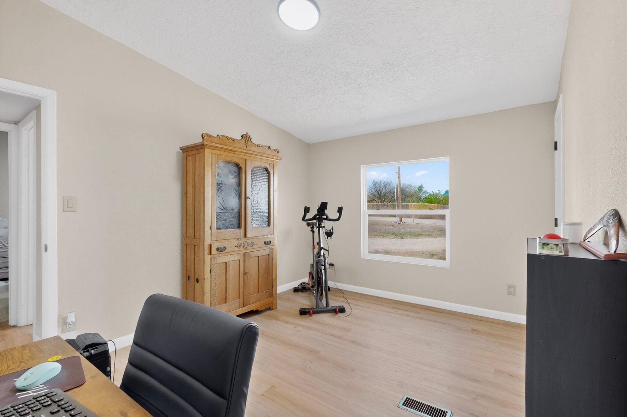 4 Forest Court