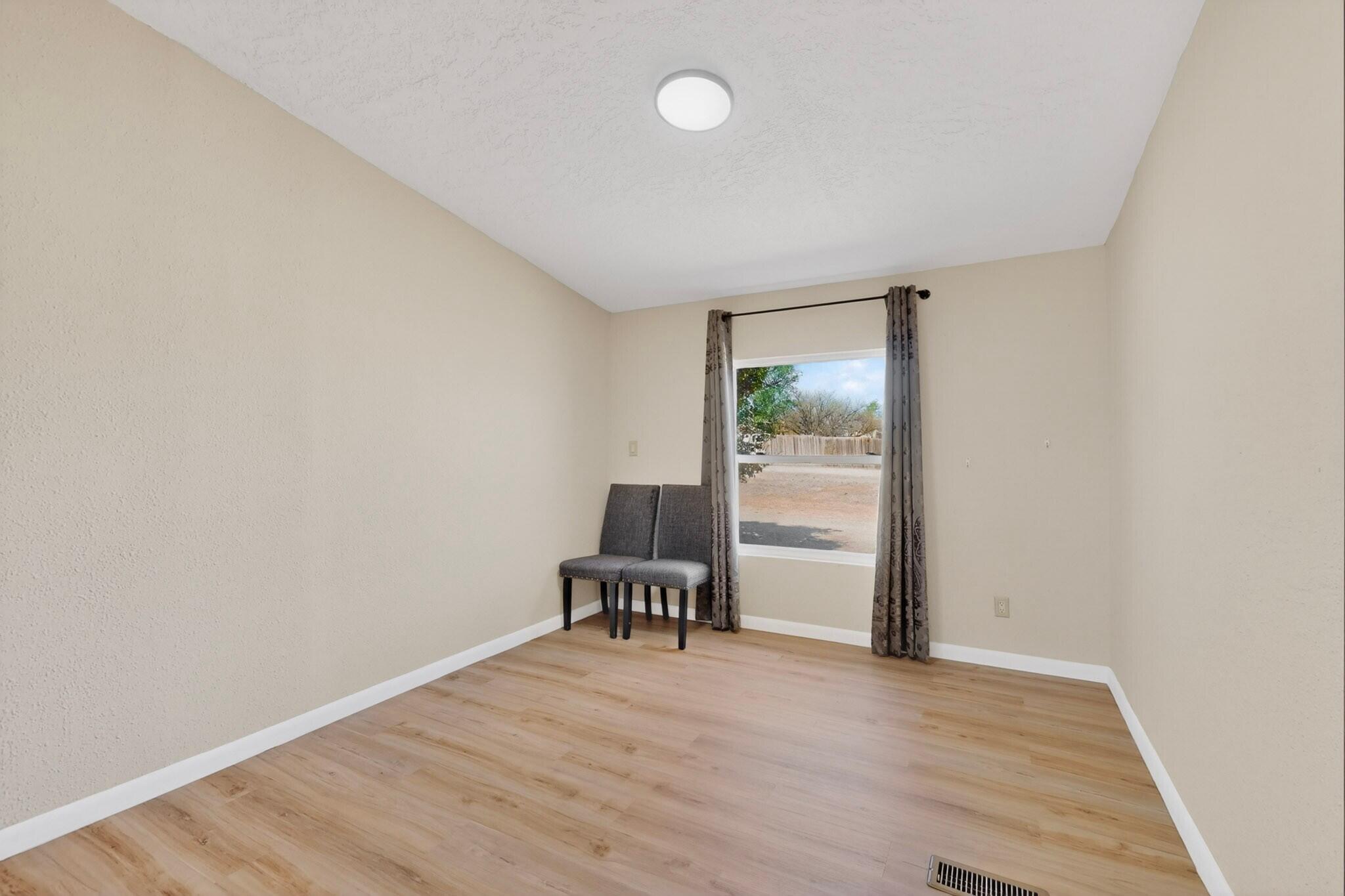 4 Forest Court