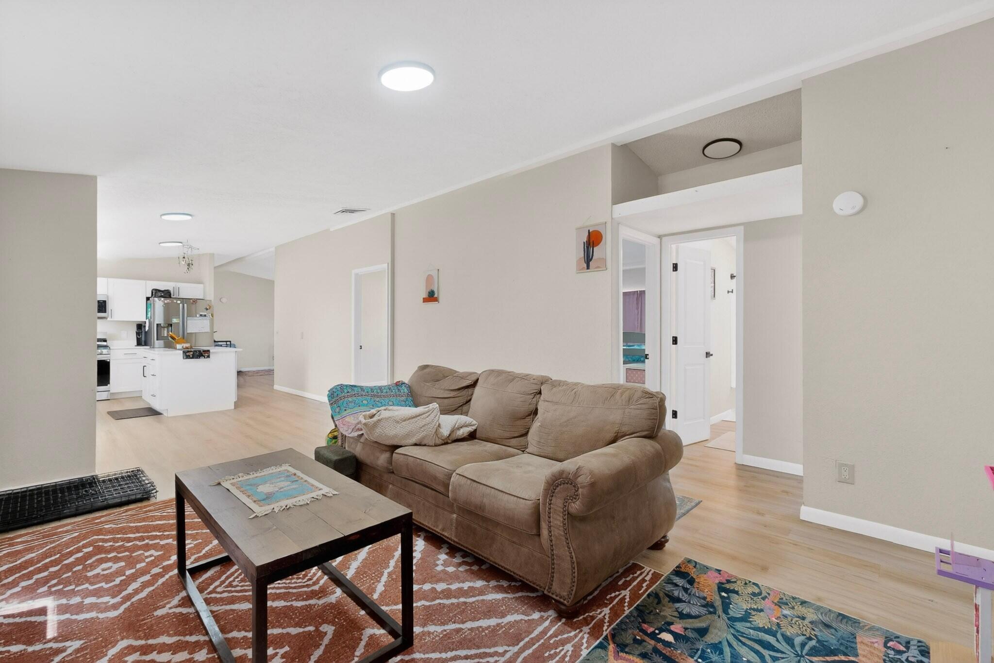 4 Forest Court