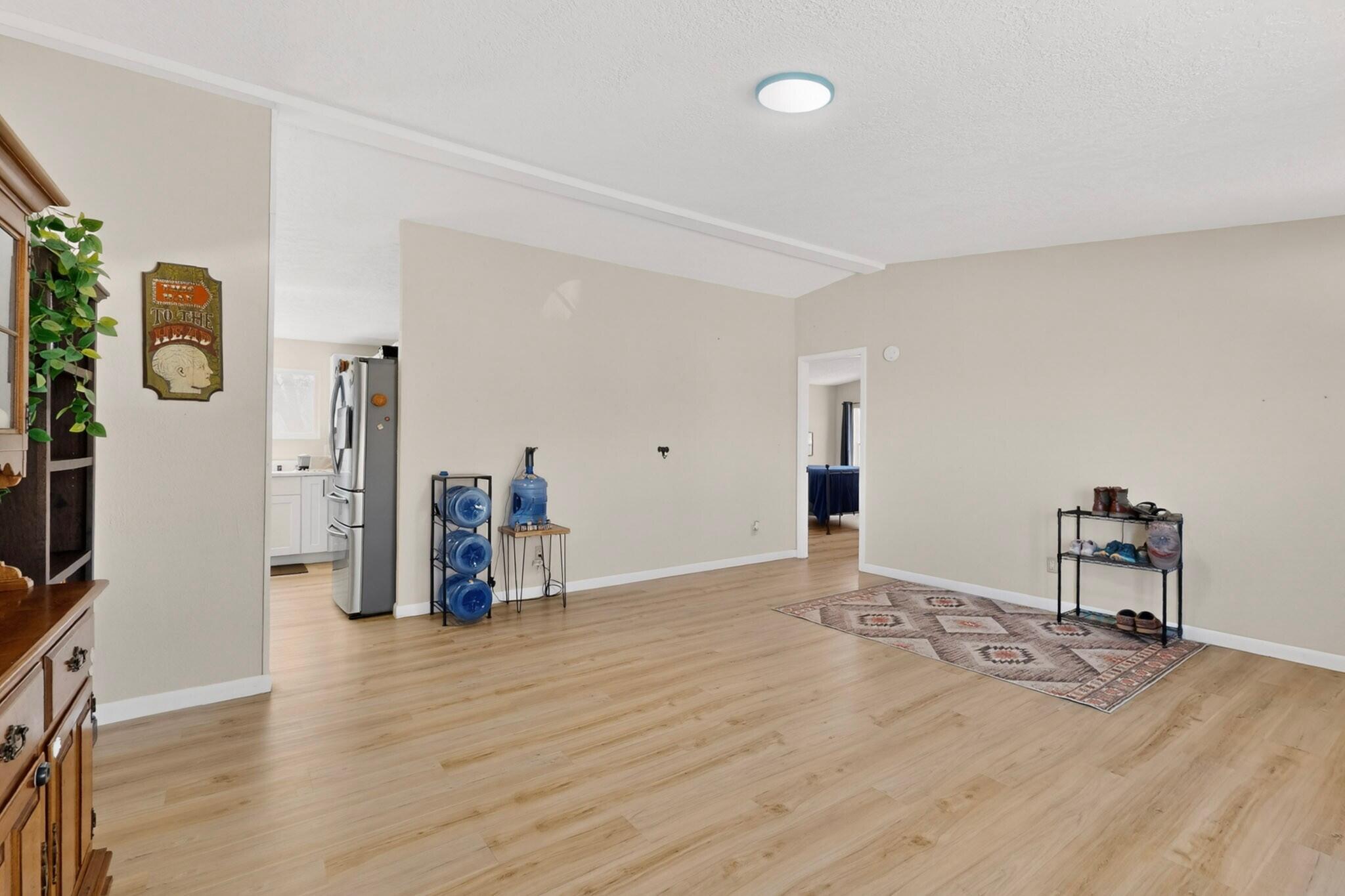 4 Forest Court