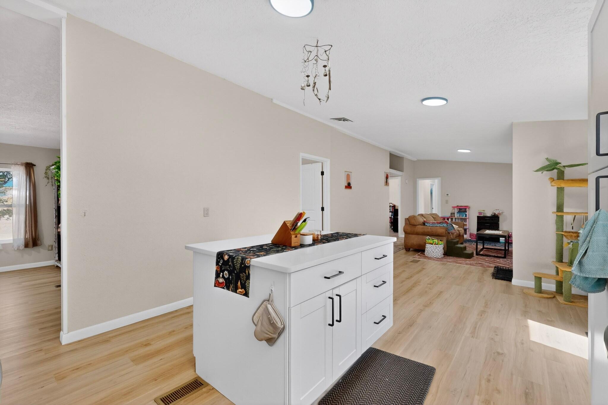 4 Forest Court