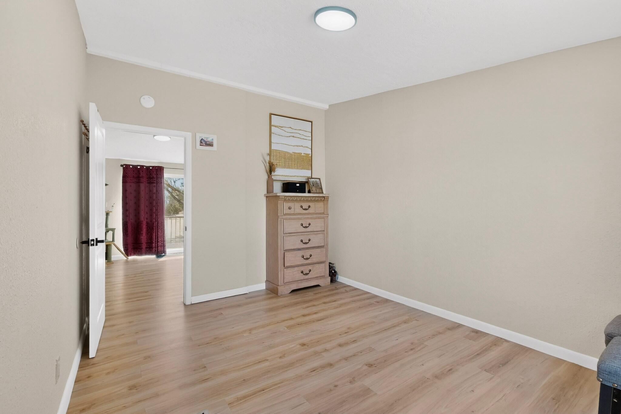 4 Forest Court