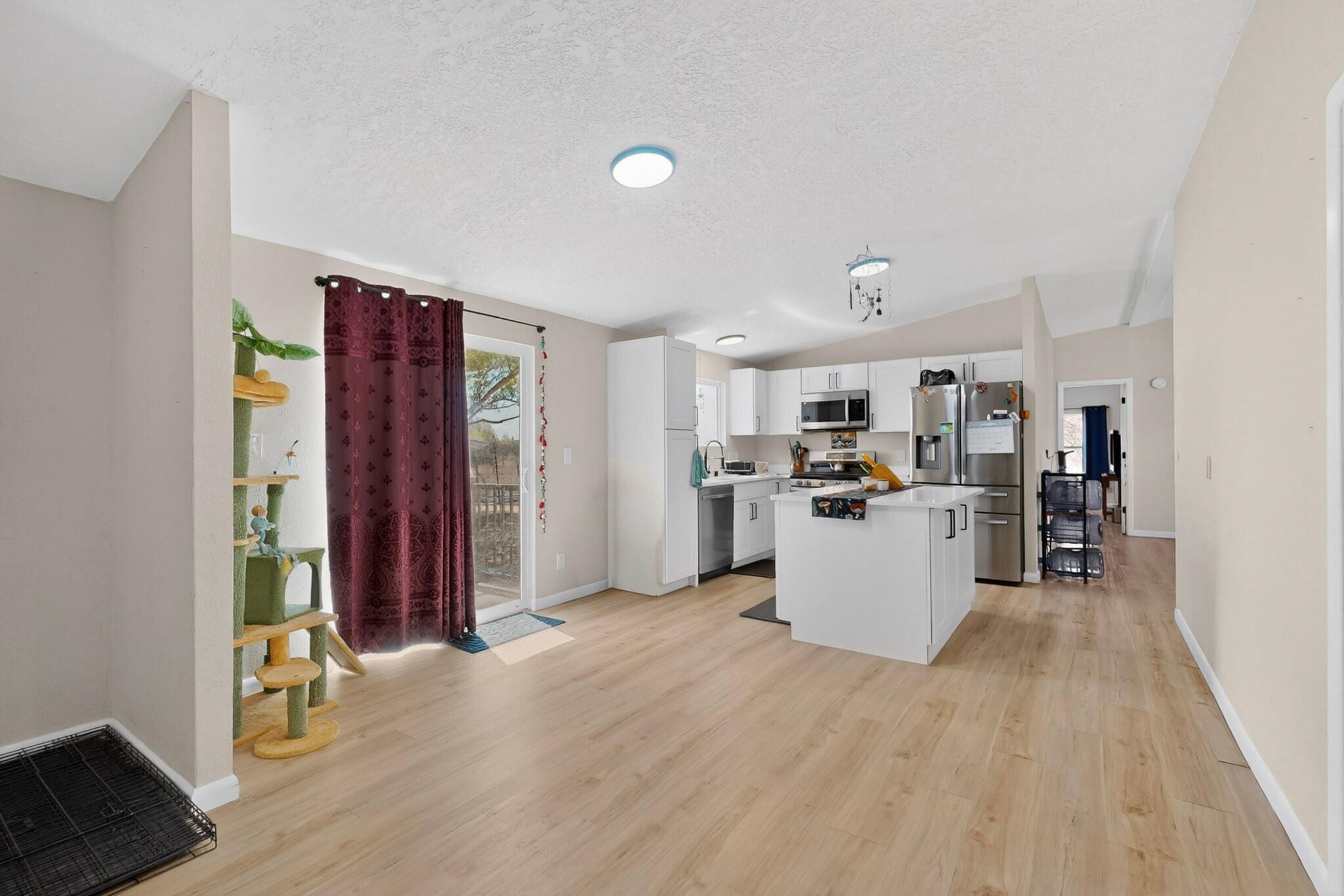 4 Forest Court