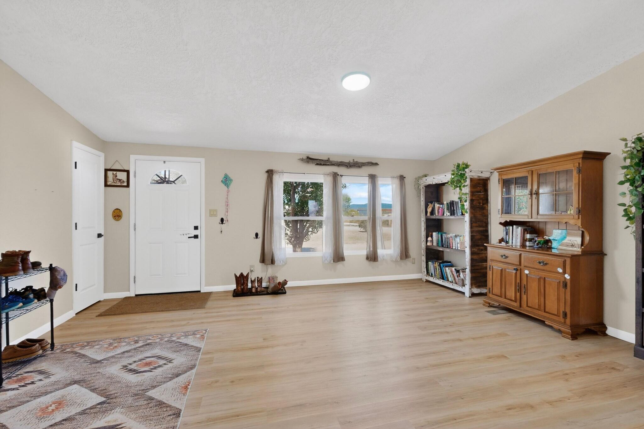 4 Forest Court