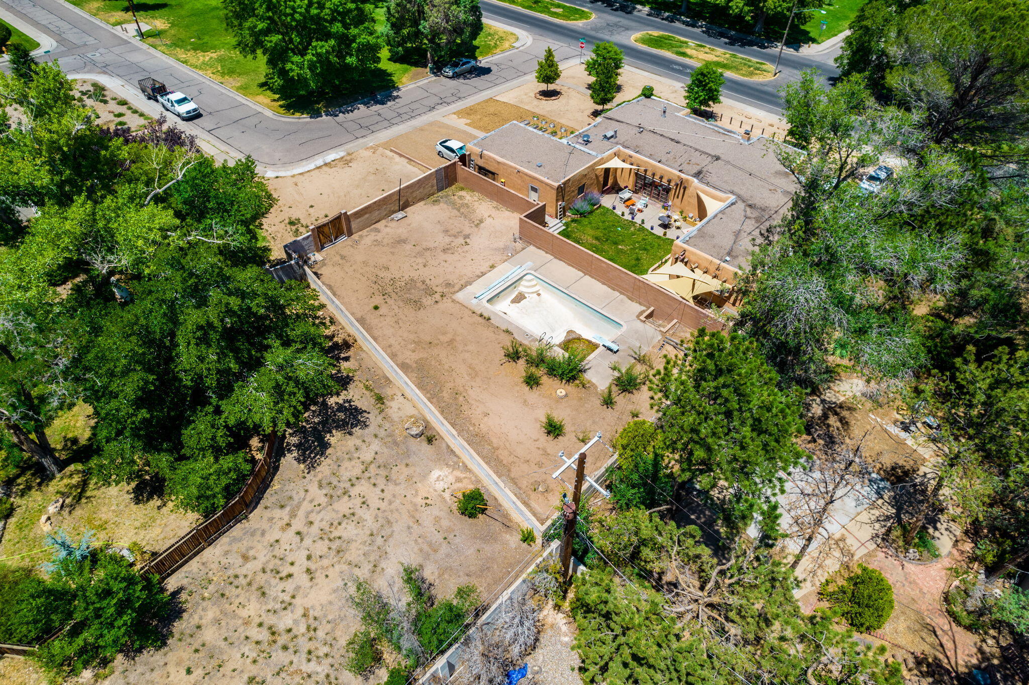 907 Laurel Circle SE