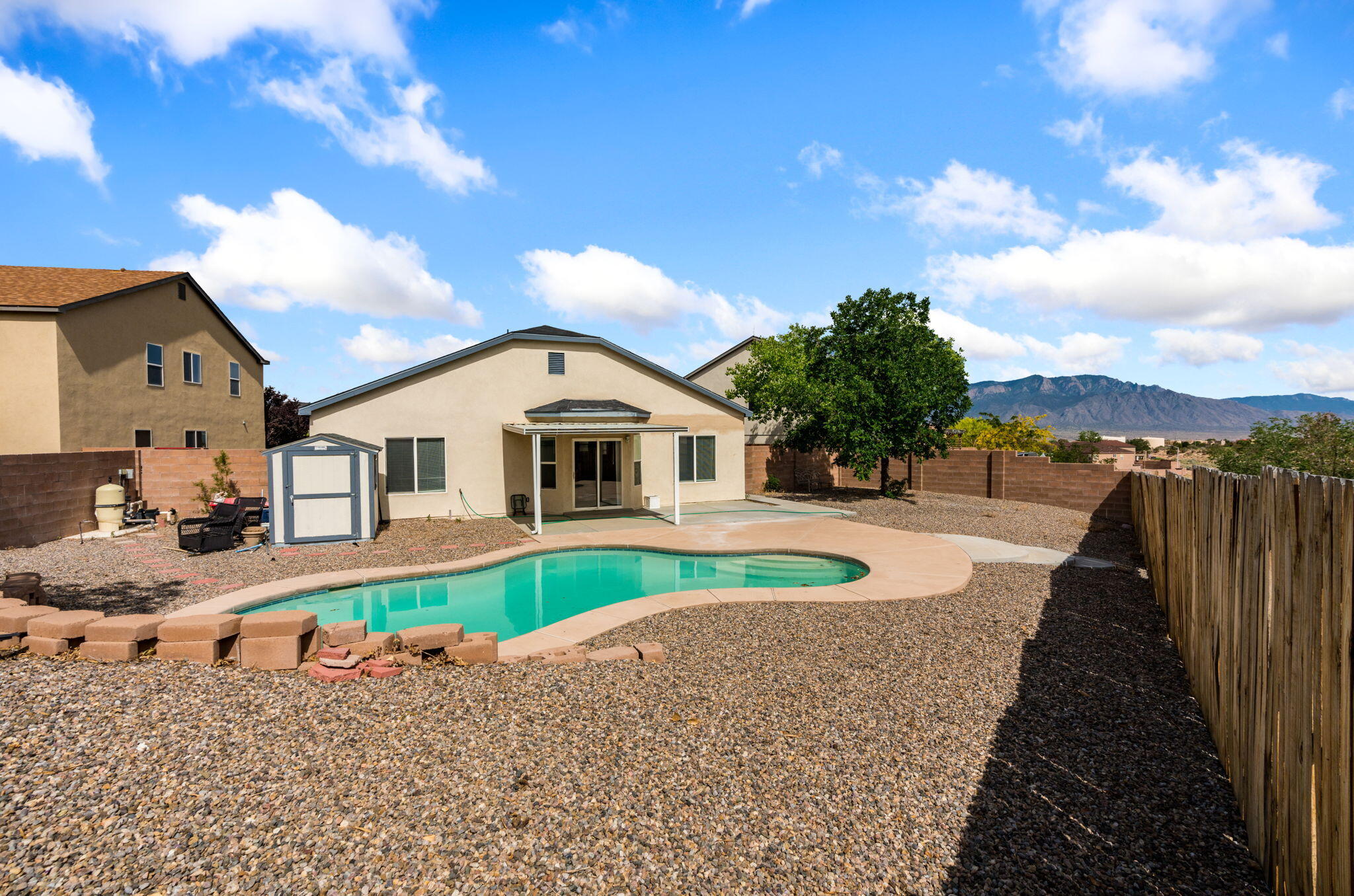 5237 Caprock Drive NE