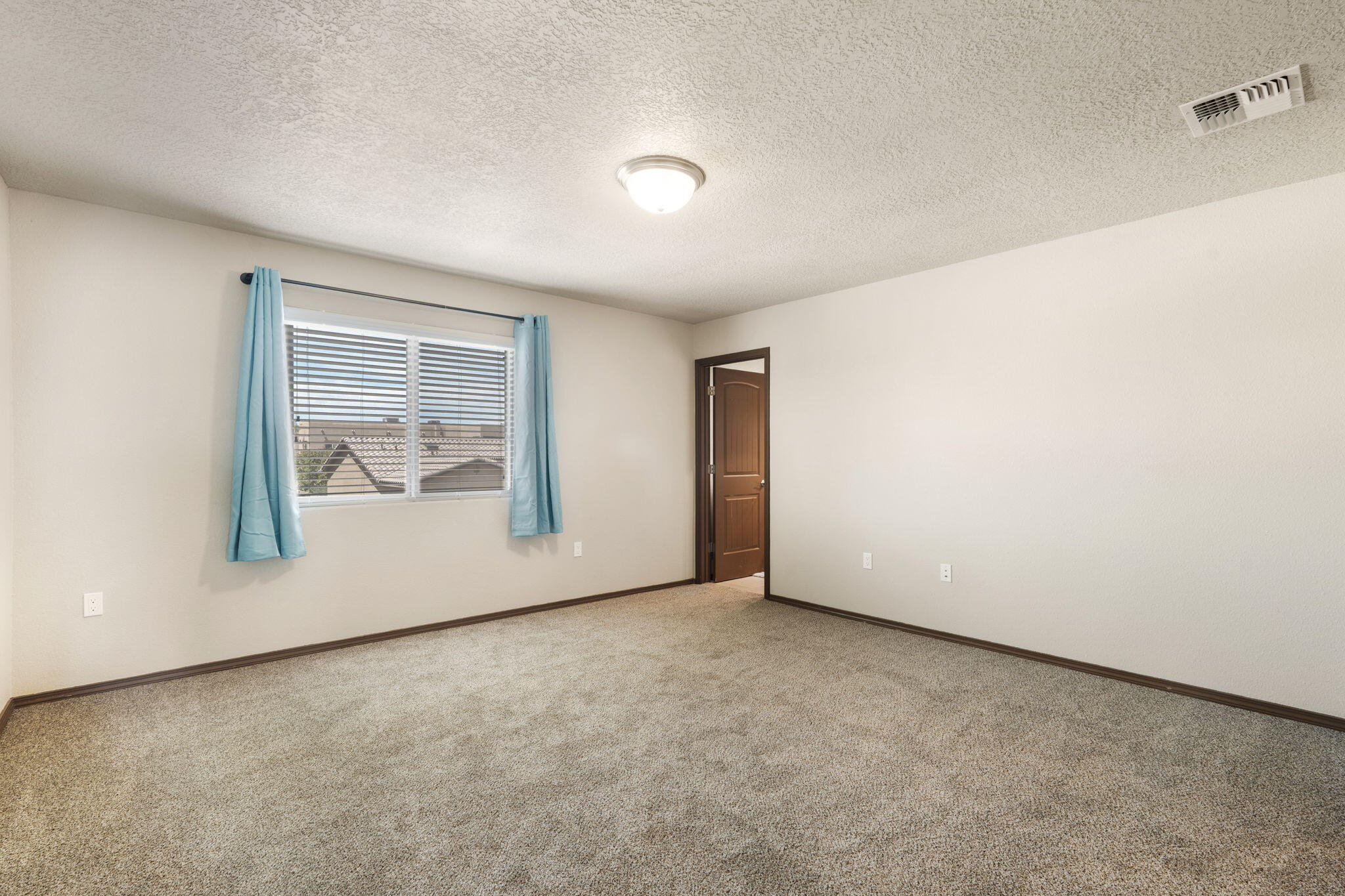 8700 Desert Finch Lane NE