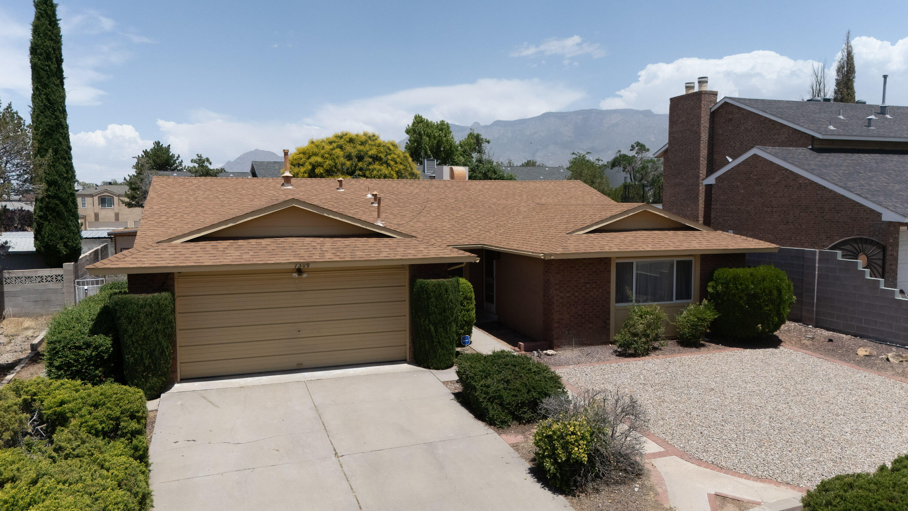 7309 Vivian Drive NE