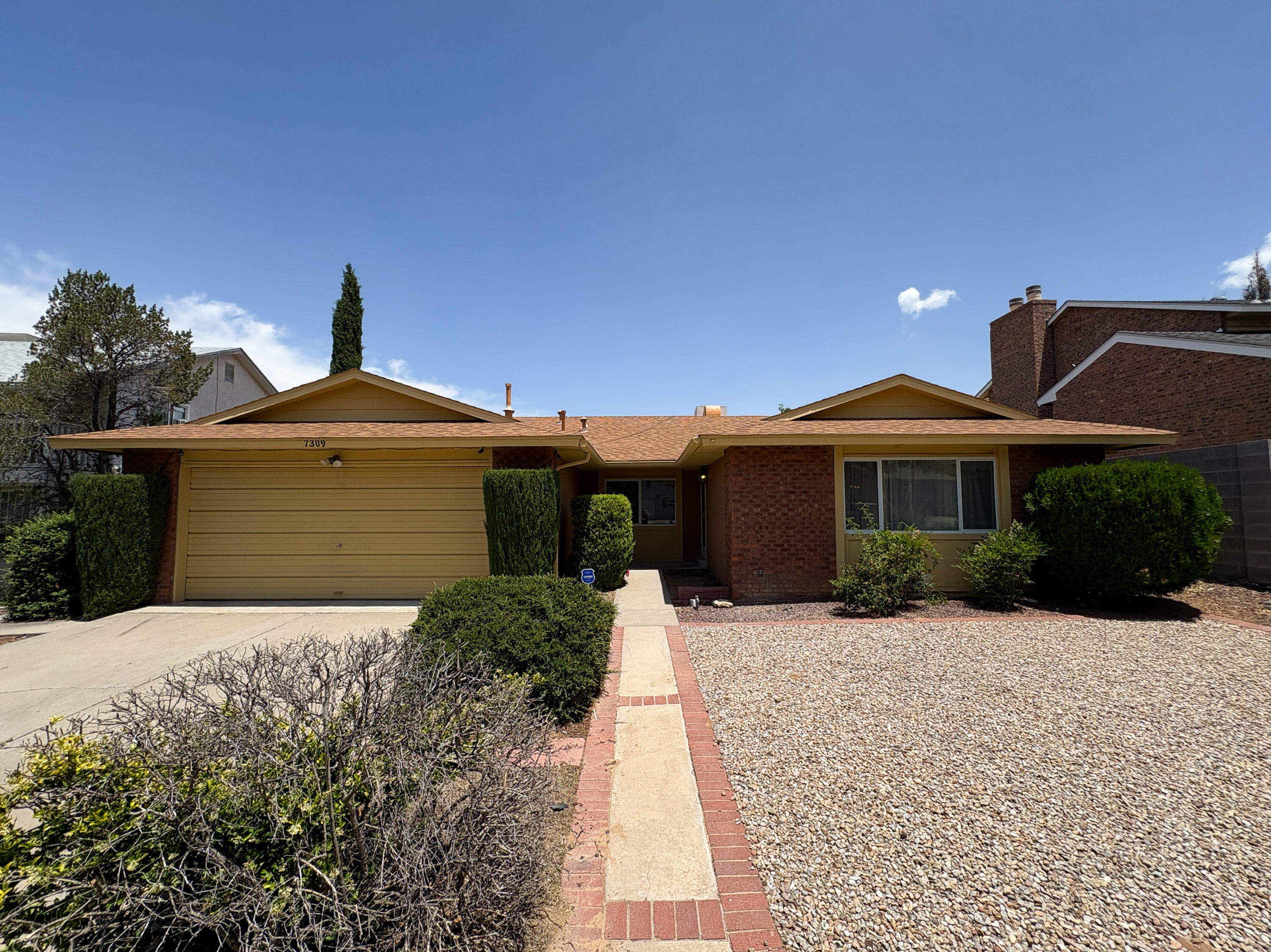 7309 Vivian Drive NE