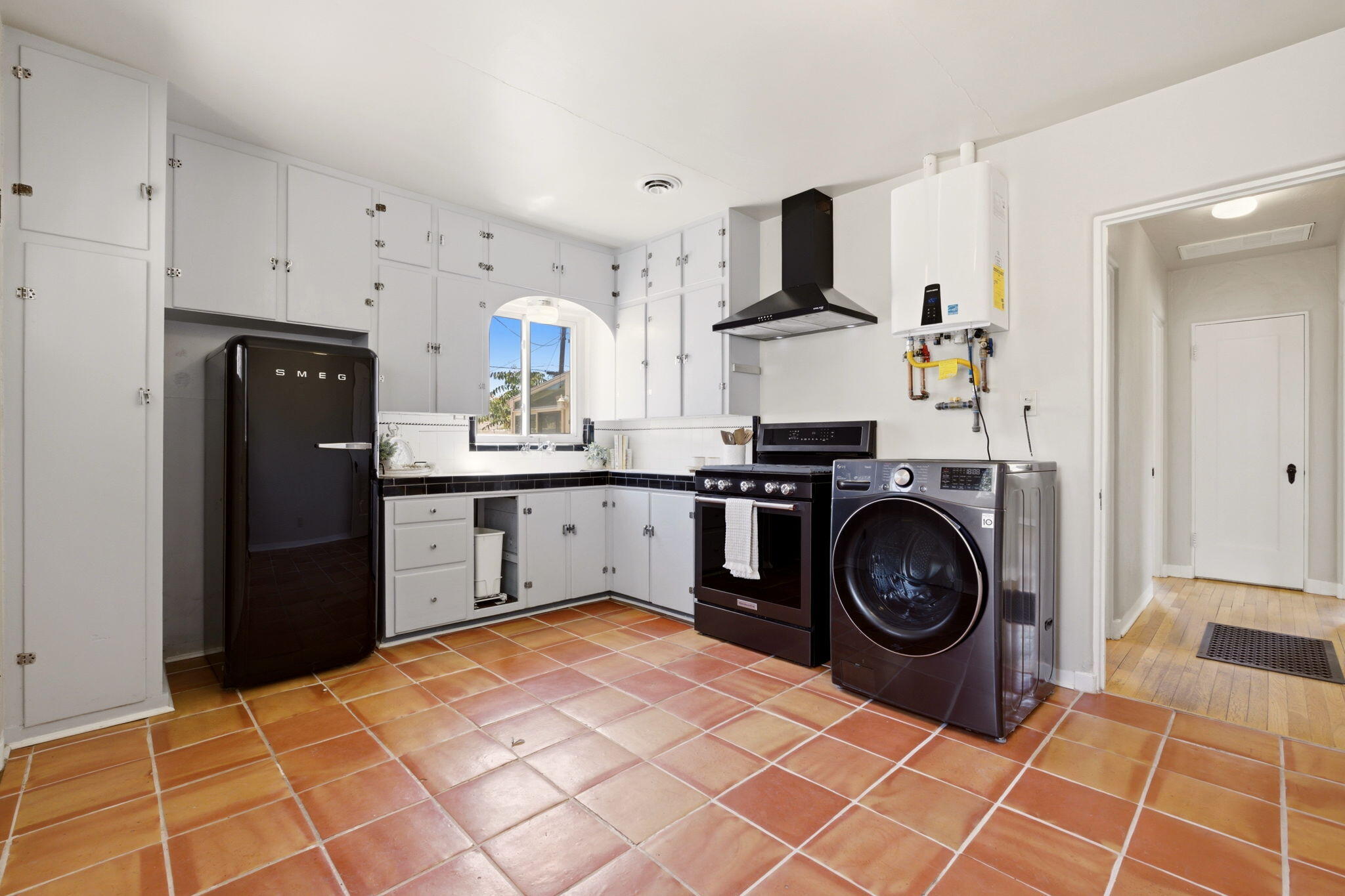 518 Aliso Drive NE