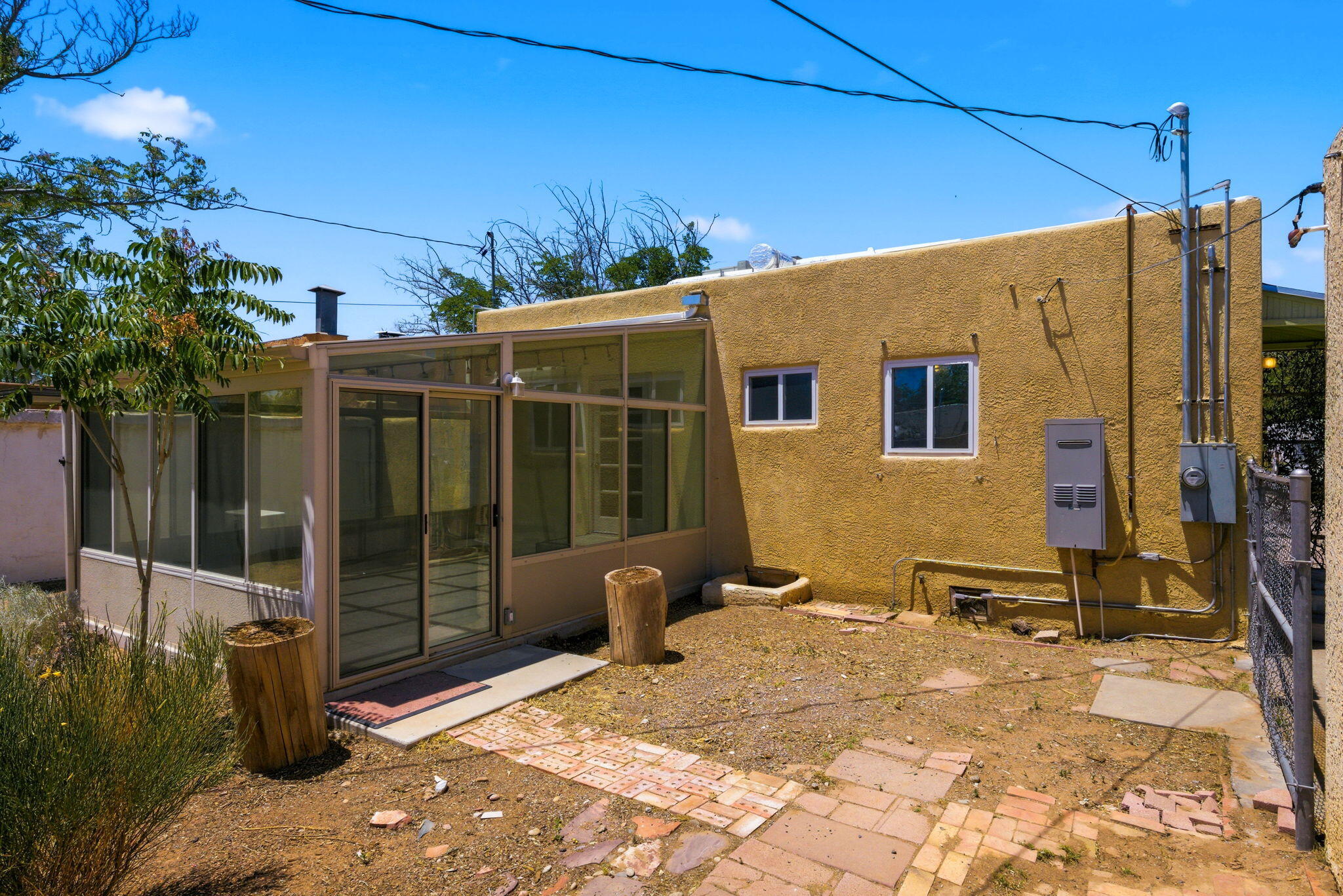 518 Aliso Drive NE