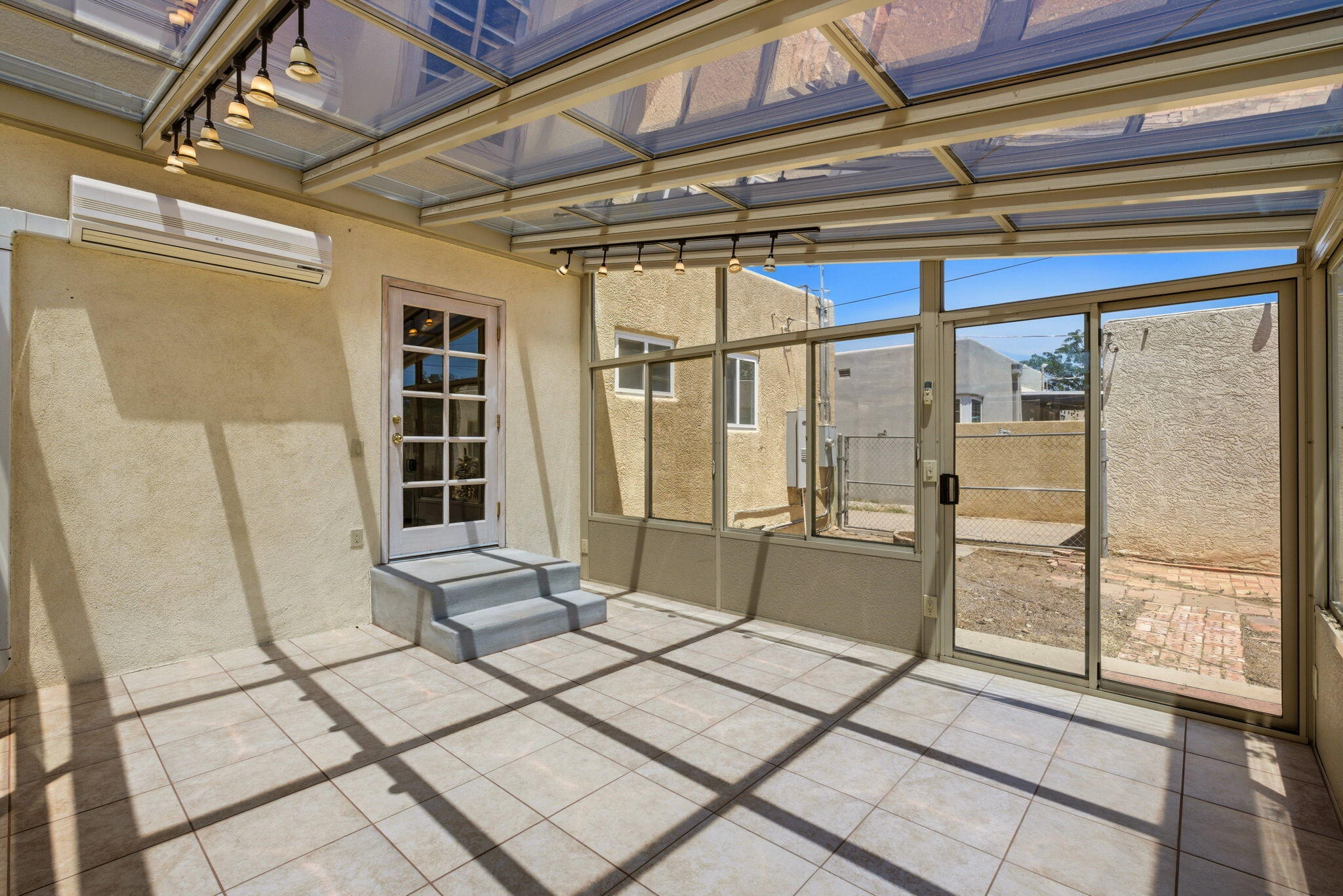 518 Aliso Drive NE