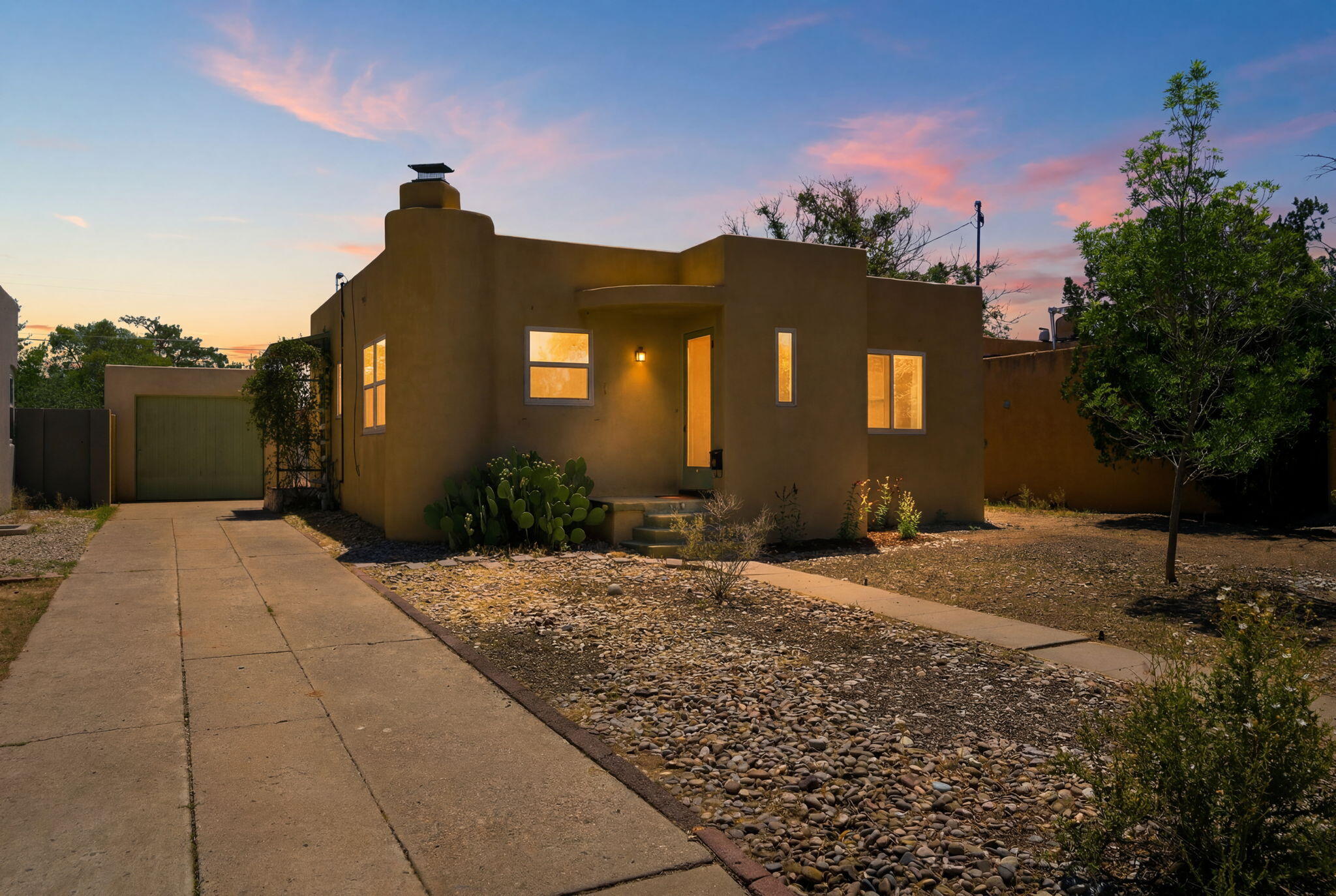 518 Aliso Drive NE