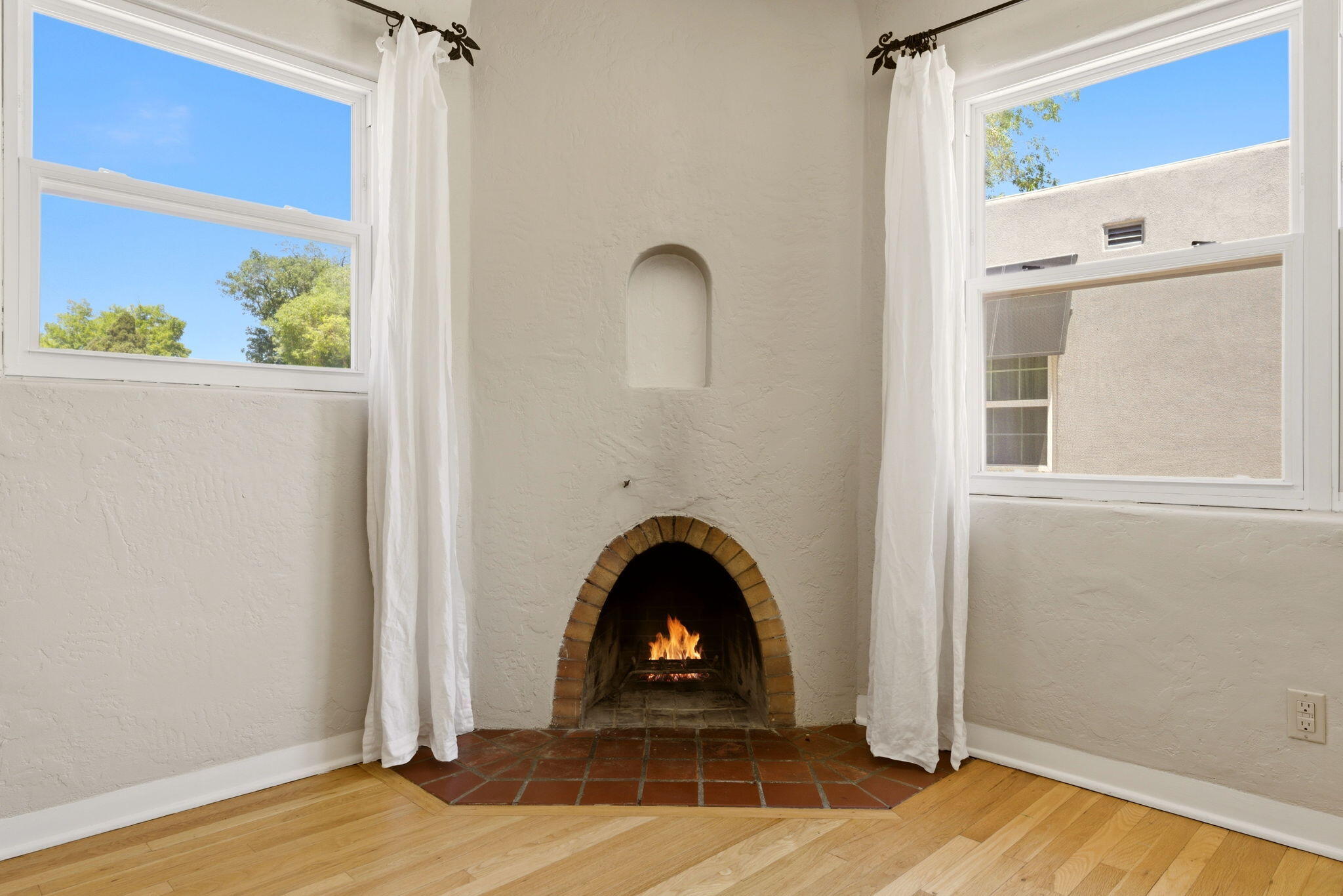 518 Aliso Drive NE