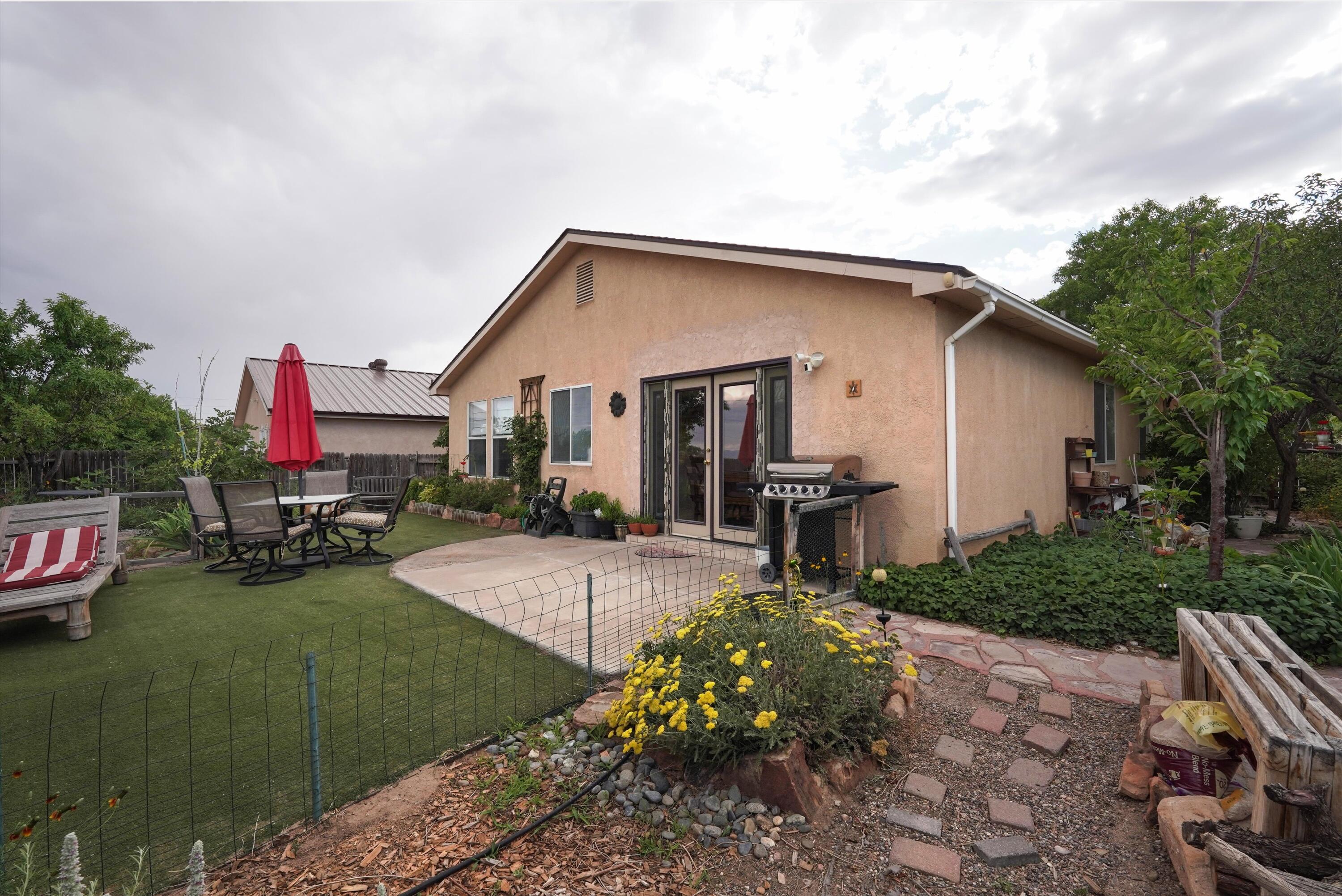 936 Cockatiel Drive SW