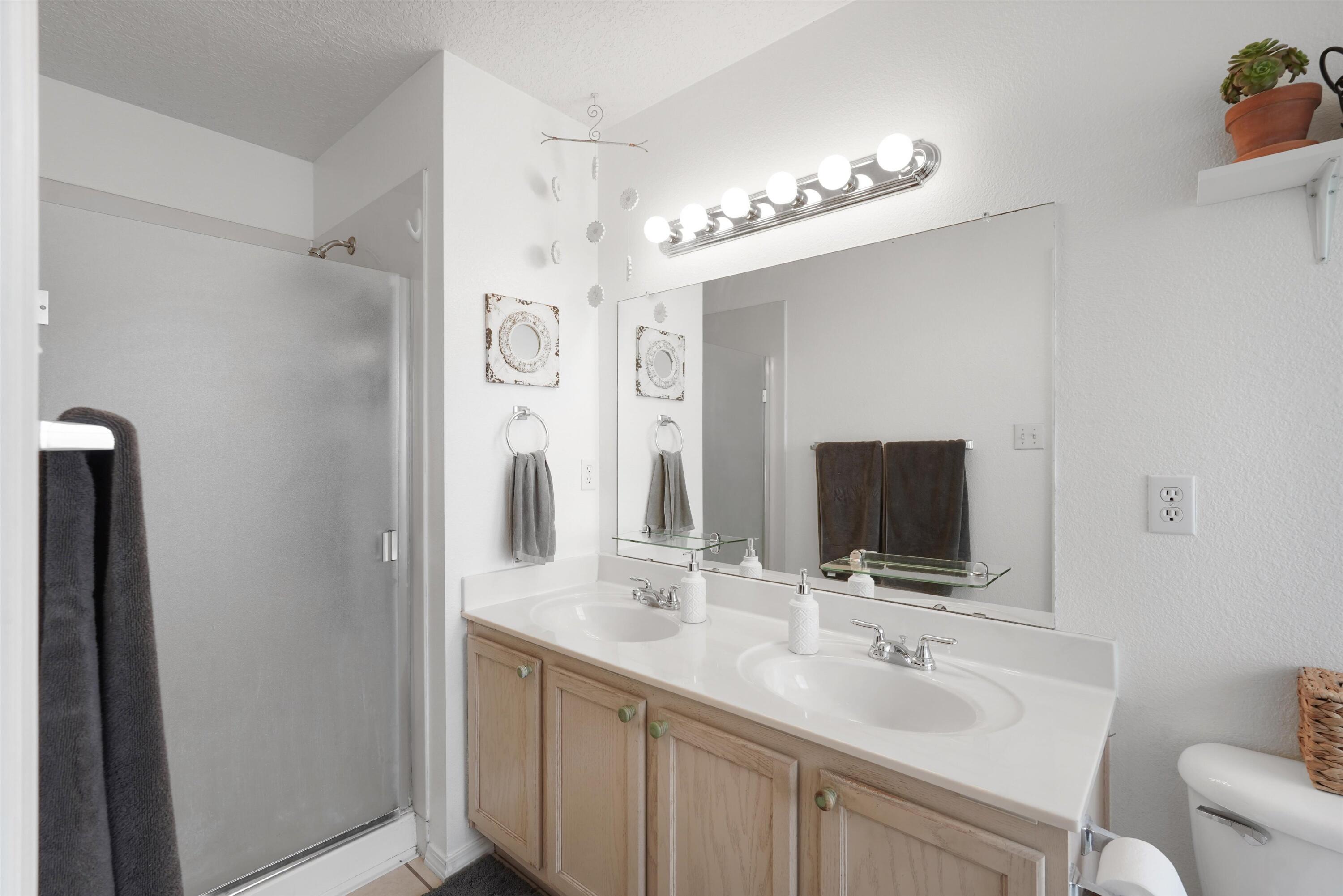 936 Cockatiel Drive SW