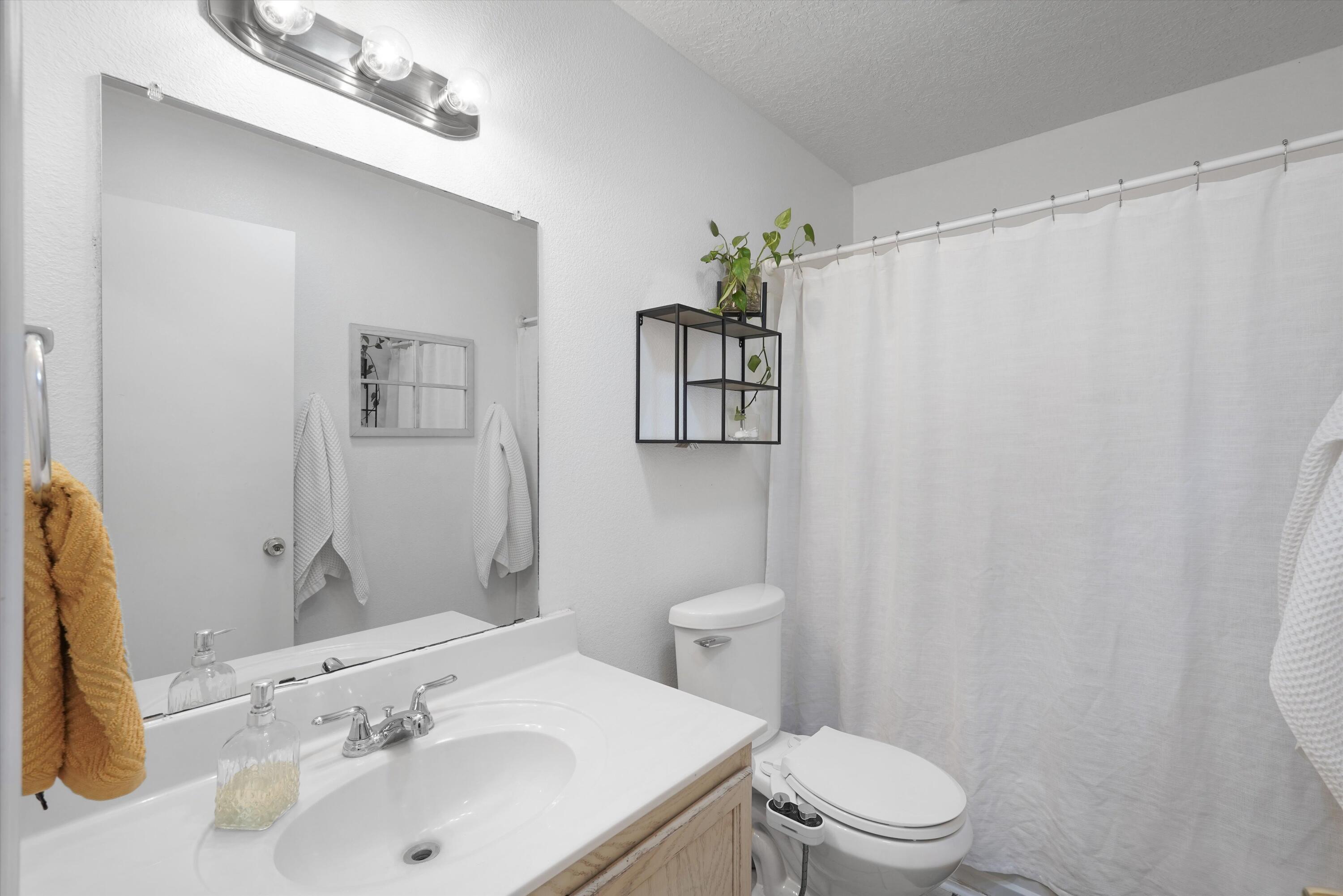 936 Cockatiel Drive SW