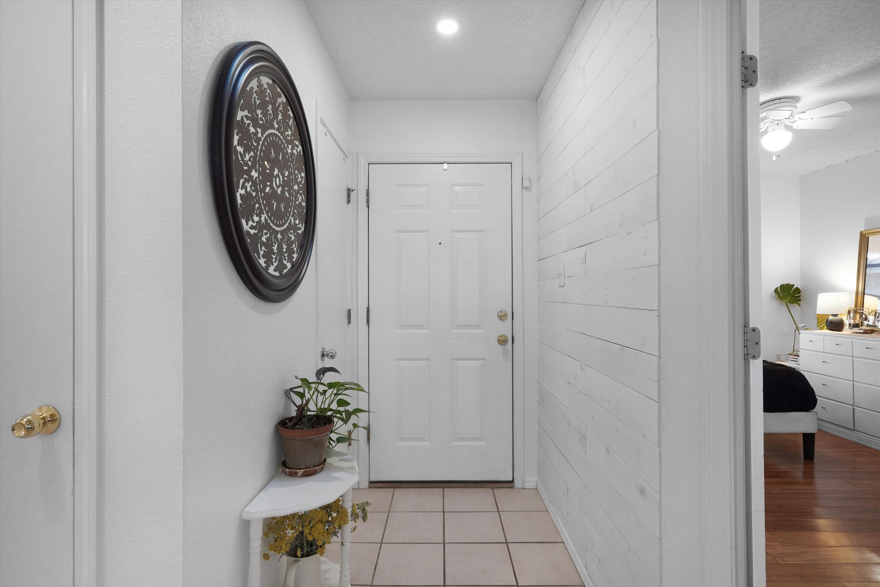 936 Cockatiel Drive SW