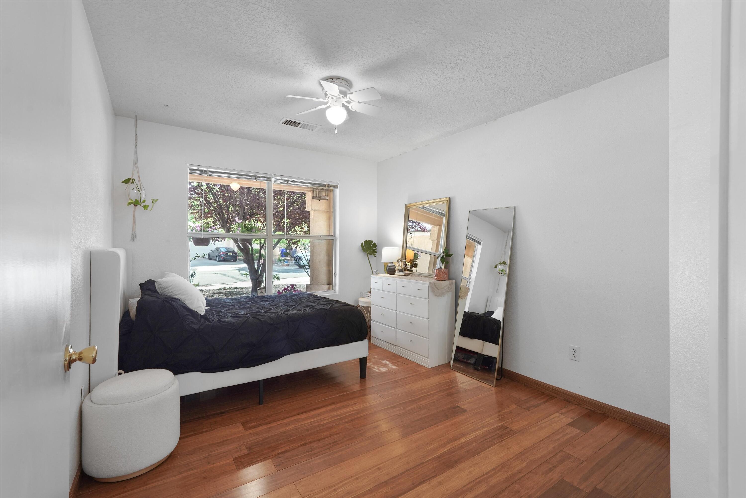 936 Cockatiel Drive SW