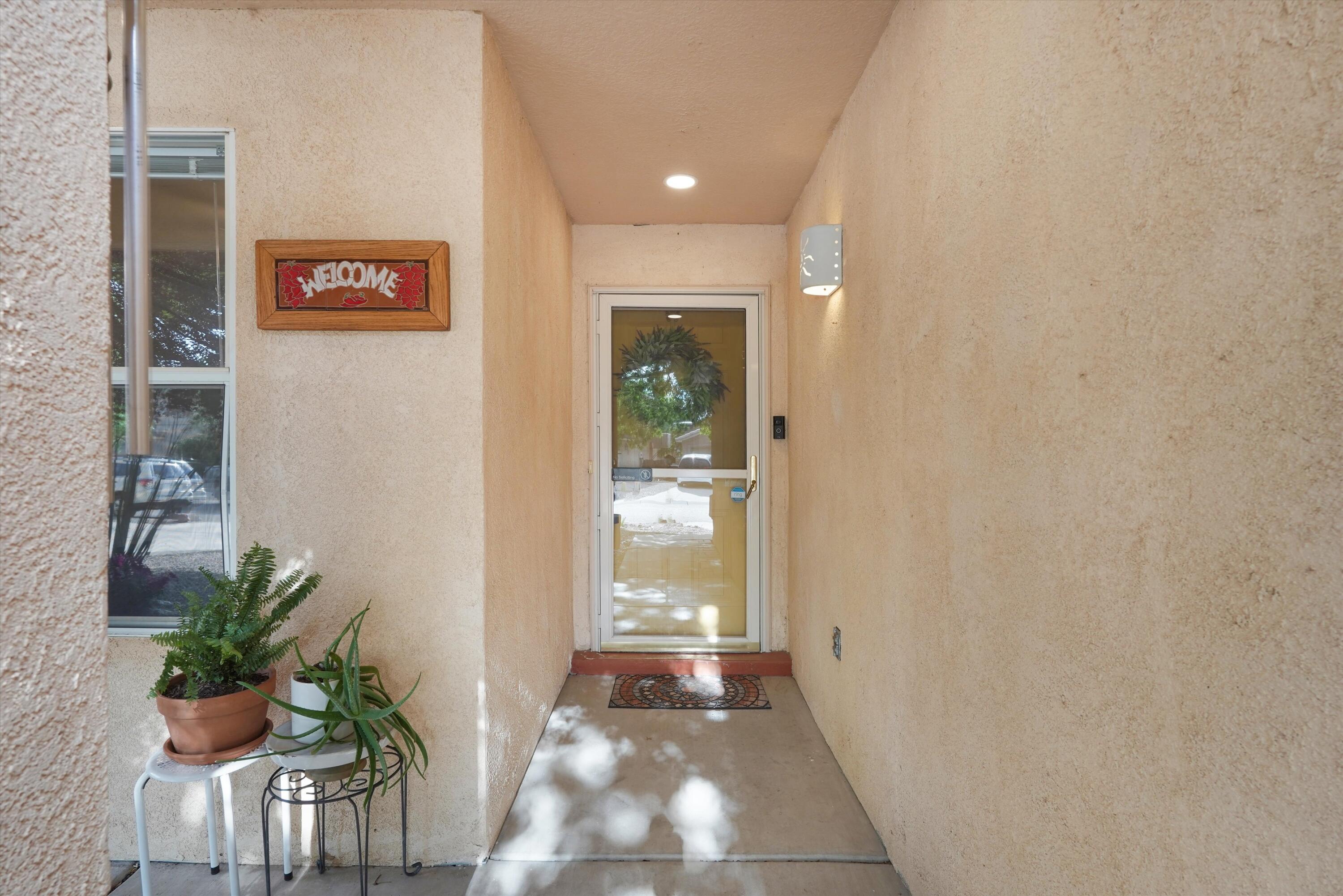 936 Cockatiel Drive SW