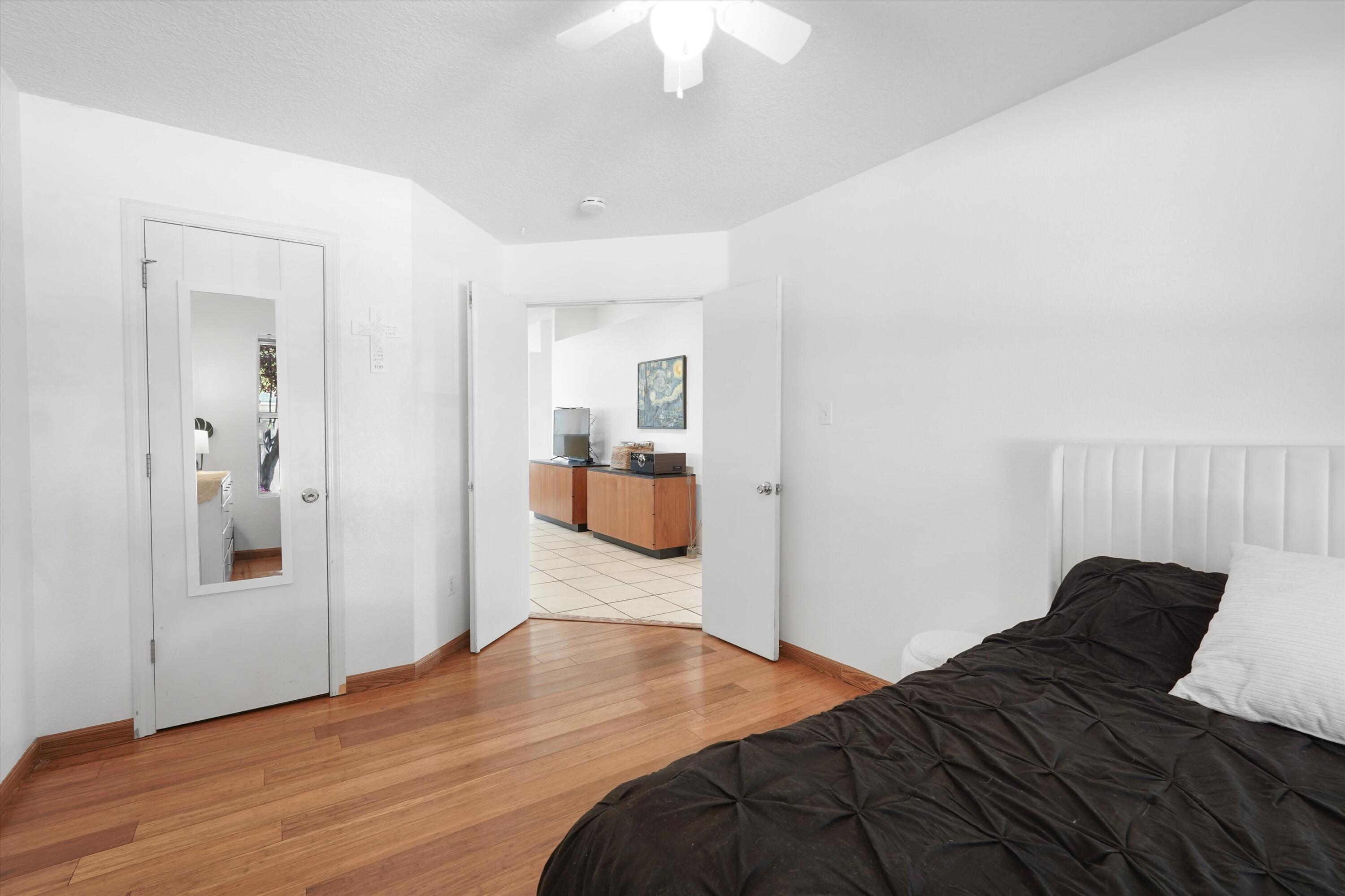 936 Cockatiel Drive SW
