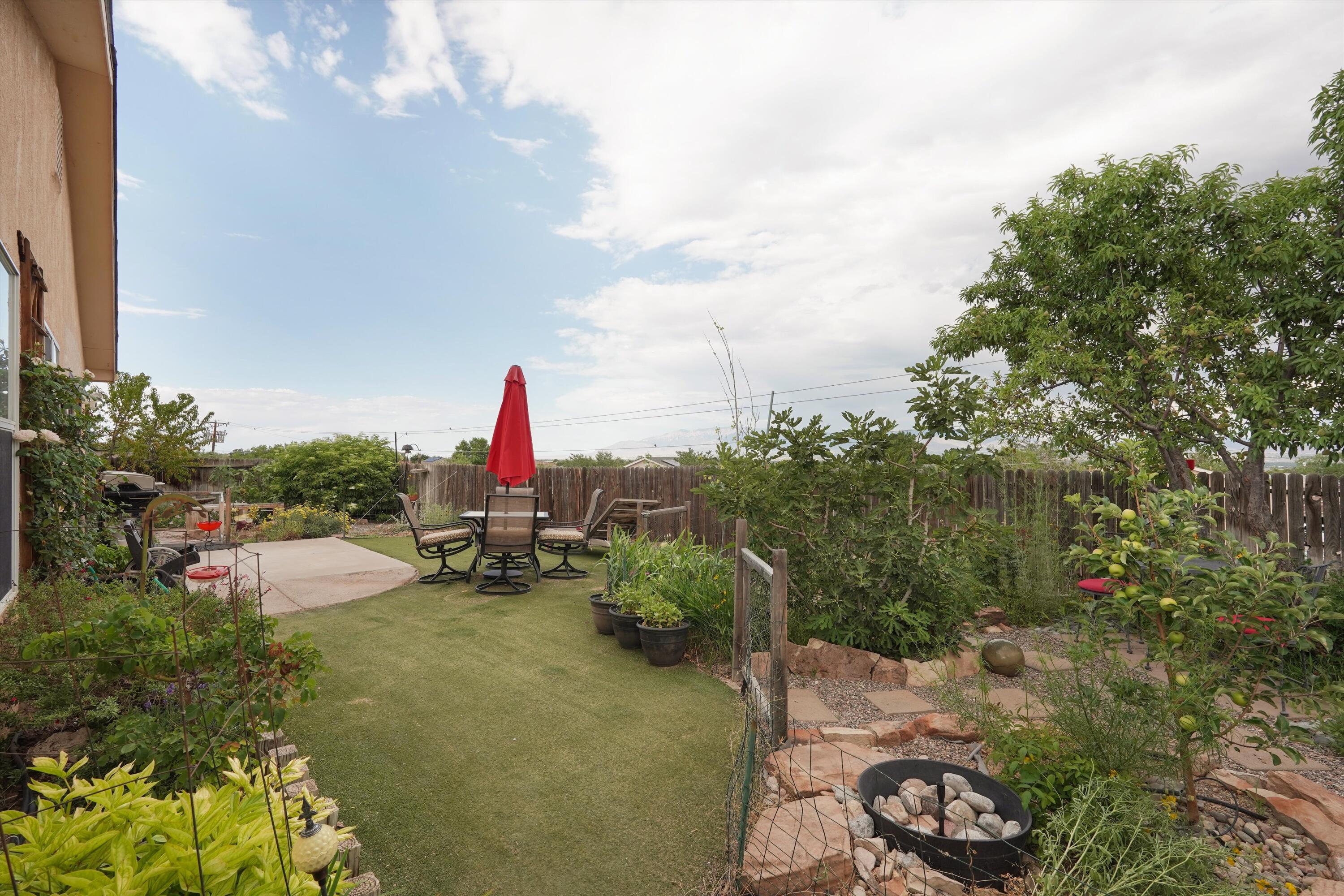936 Cockatiel Drive SW