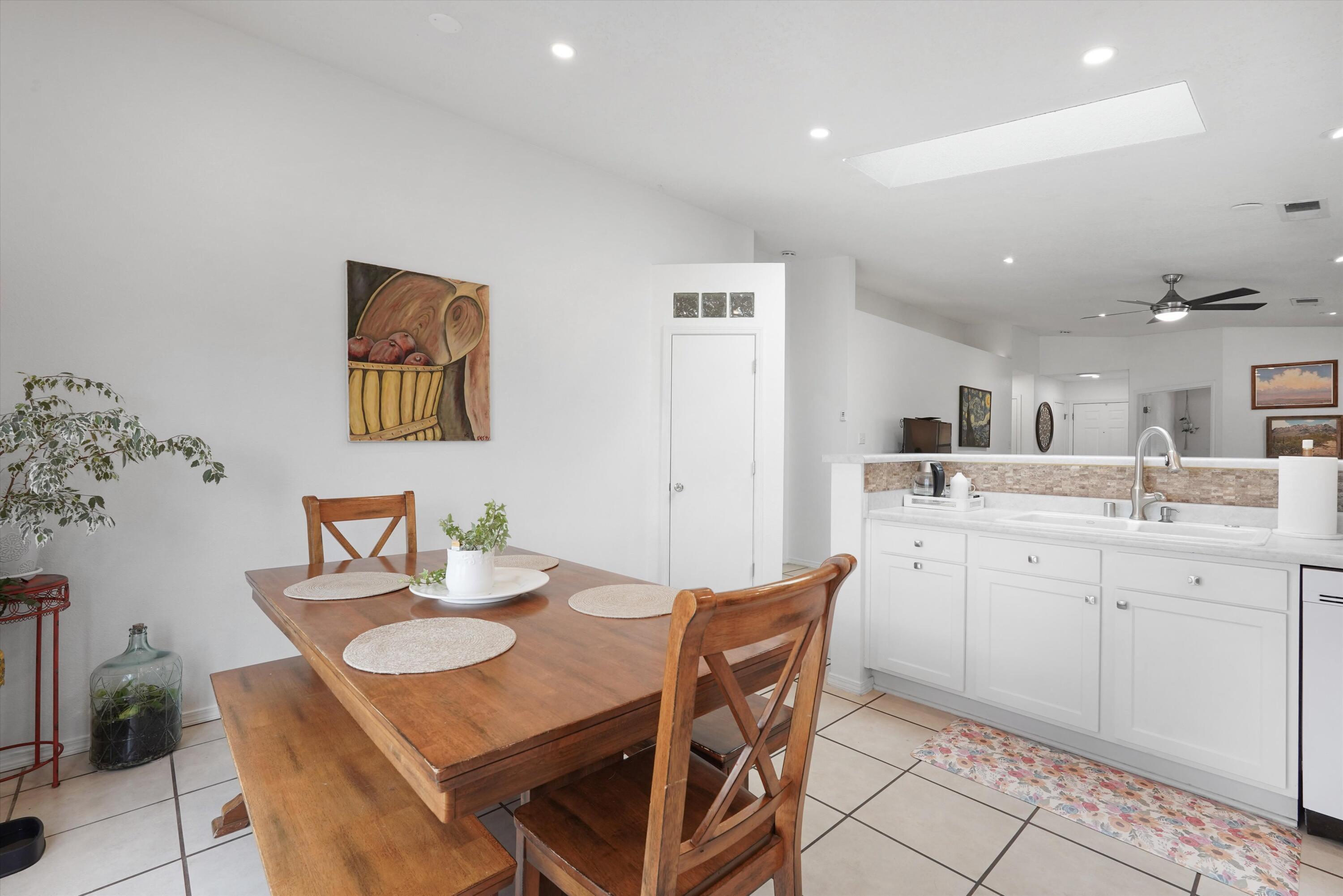 936 Cockatiel Drive SW