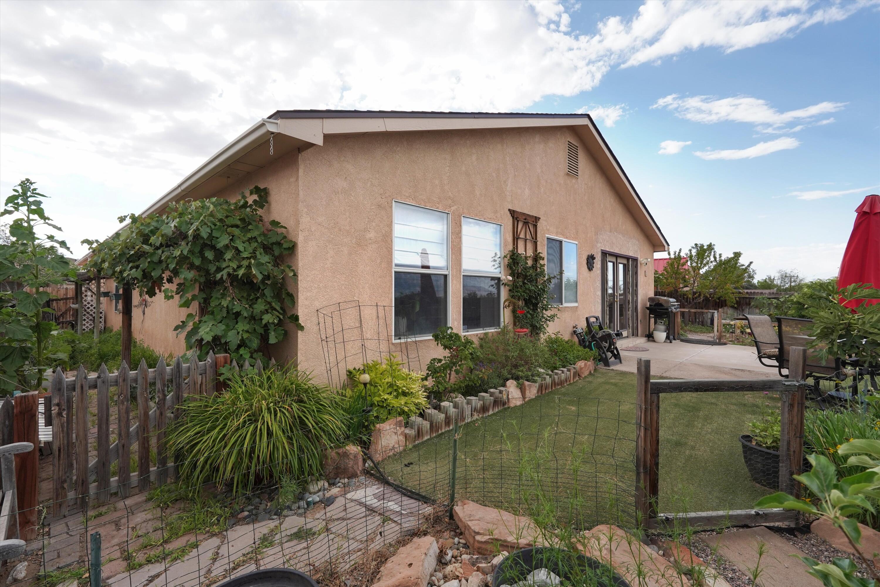 936 Cockatiel Drive SW