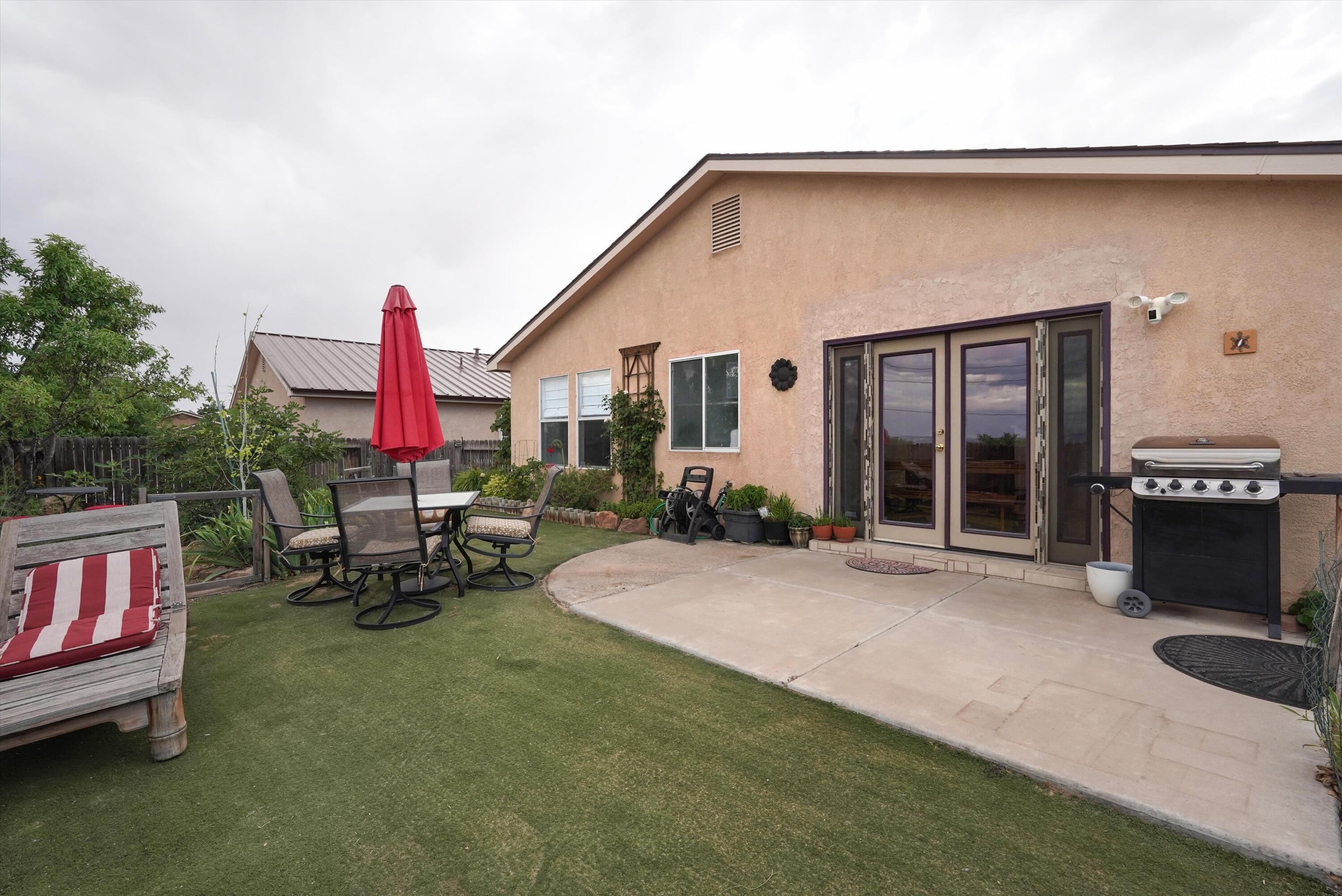 936 Cockatiel Drive SW