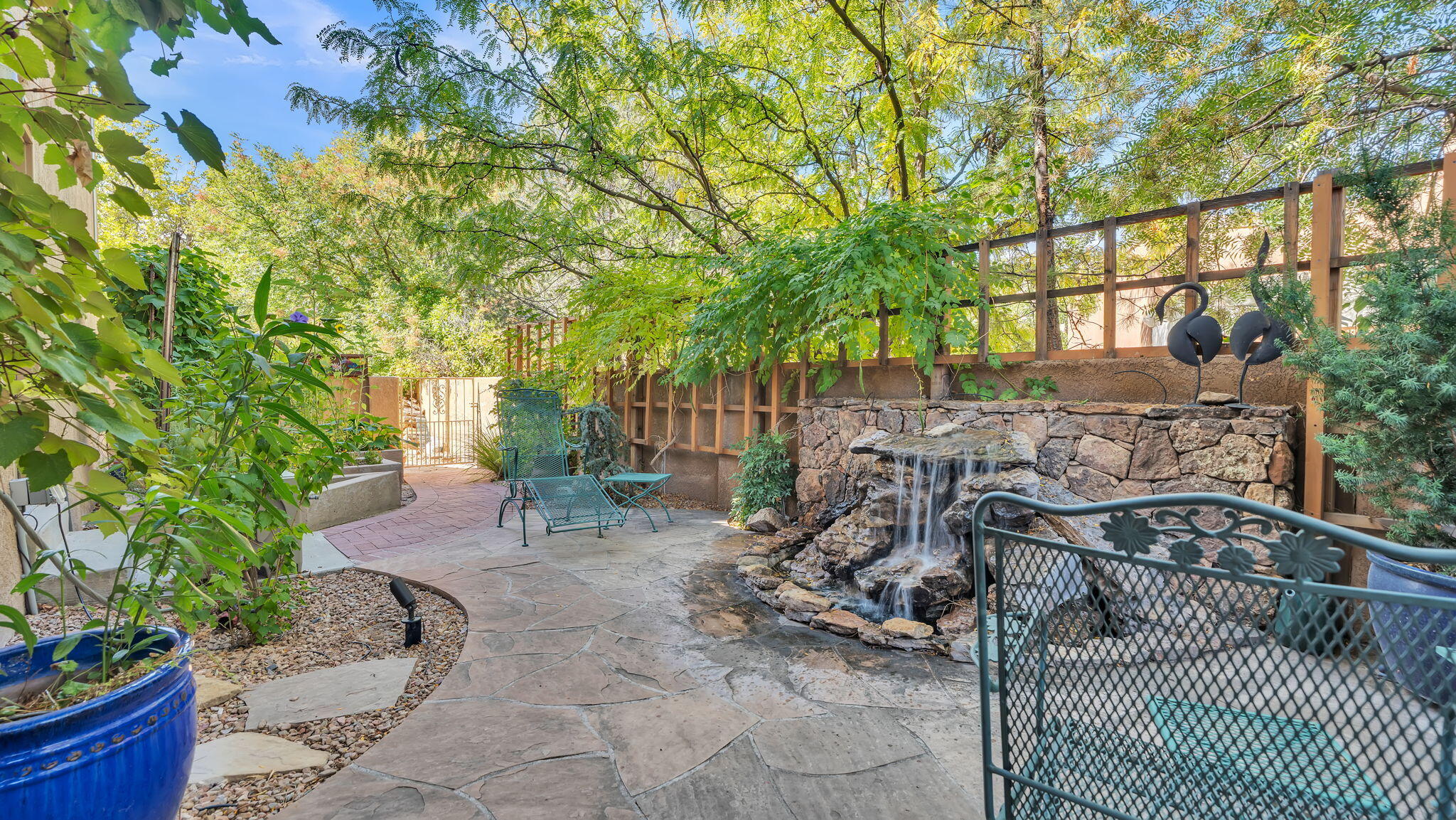1901 Via Del Sol NE