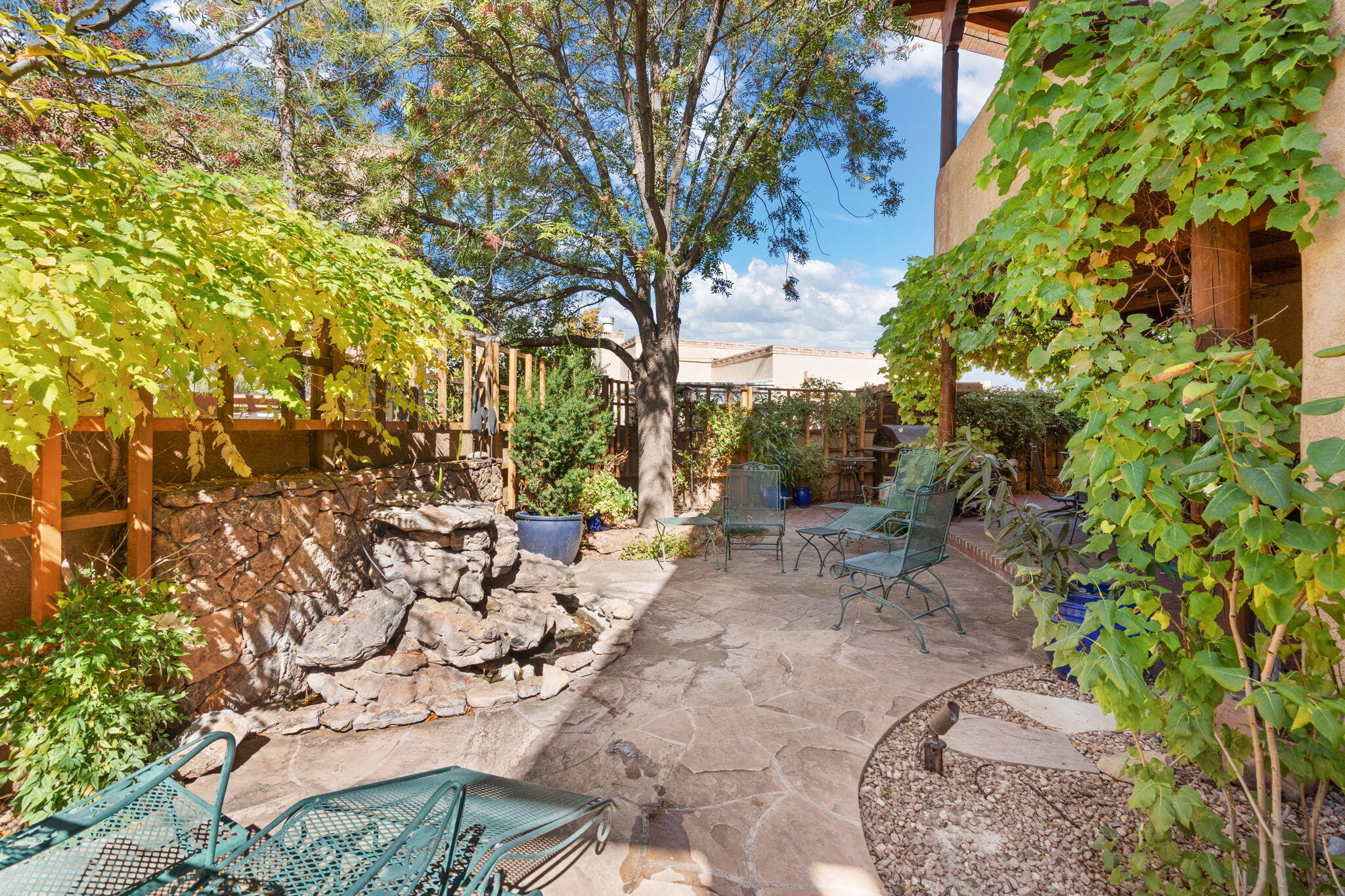 1901 Via Del Sol NE