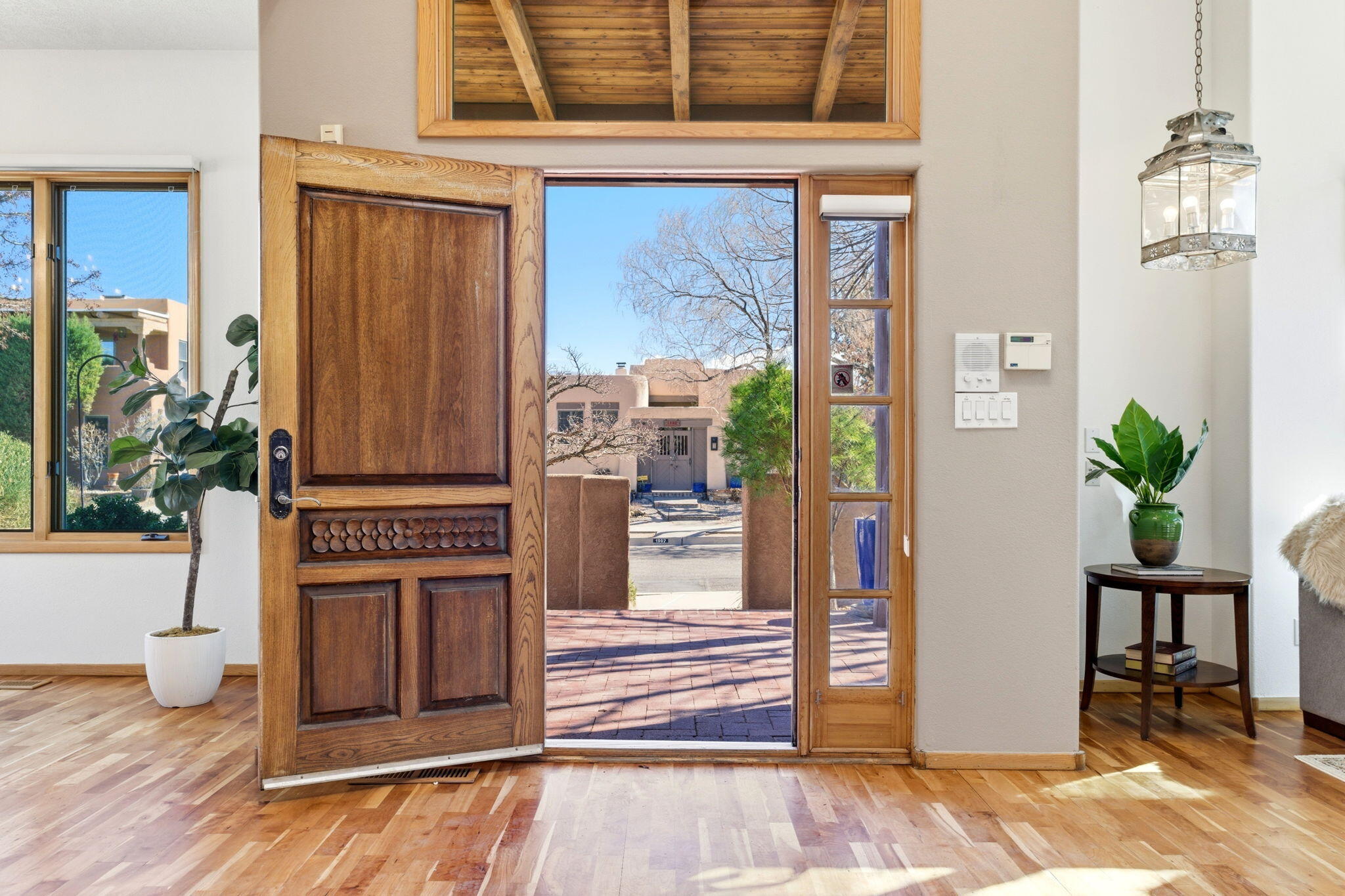 1901 Via Del Sol NE