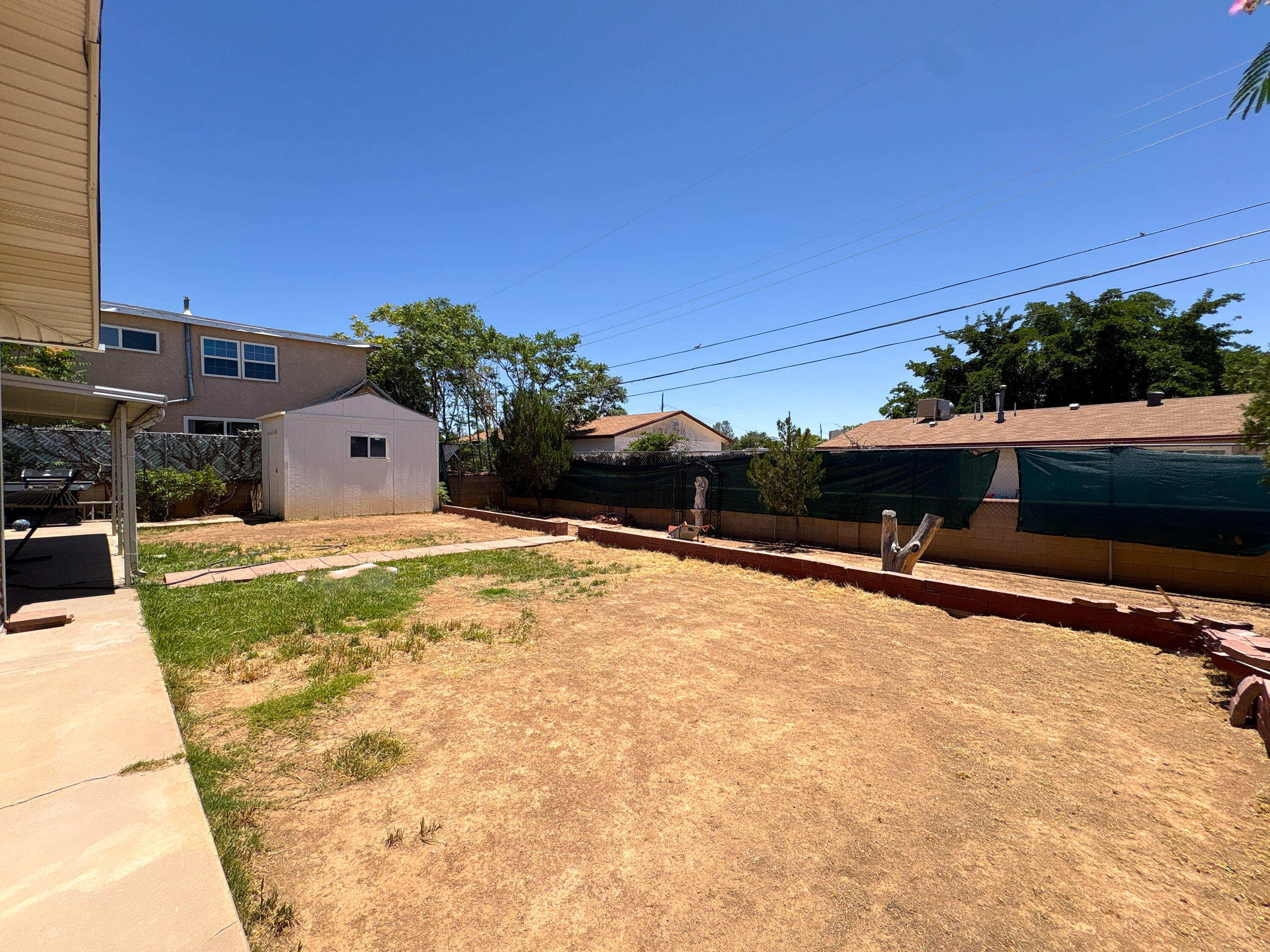 3808 Candelaria Road NE
