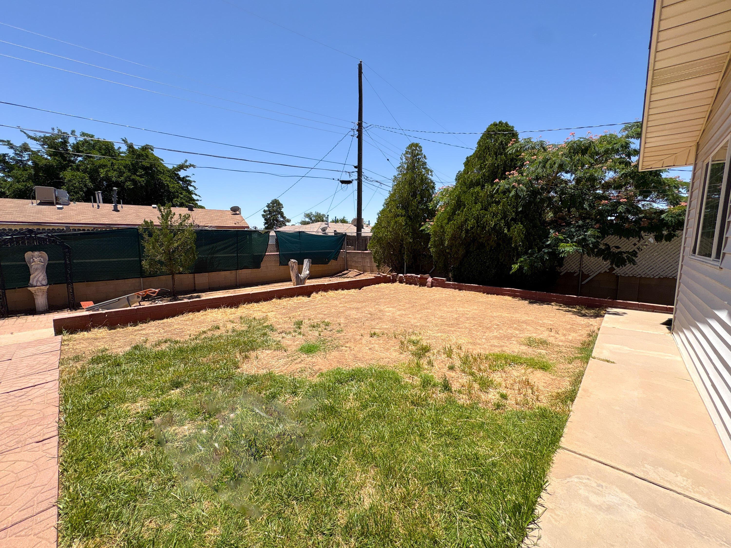 3808 Candelaria Road NE
