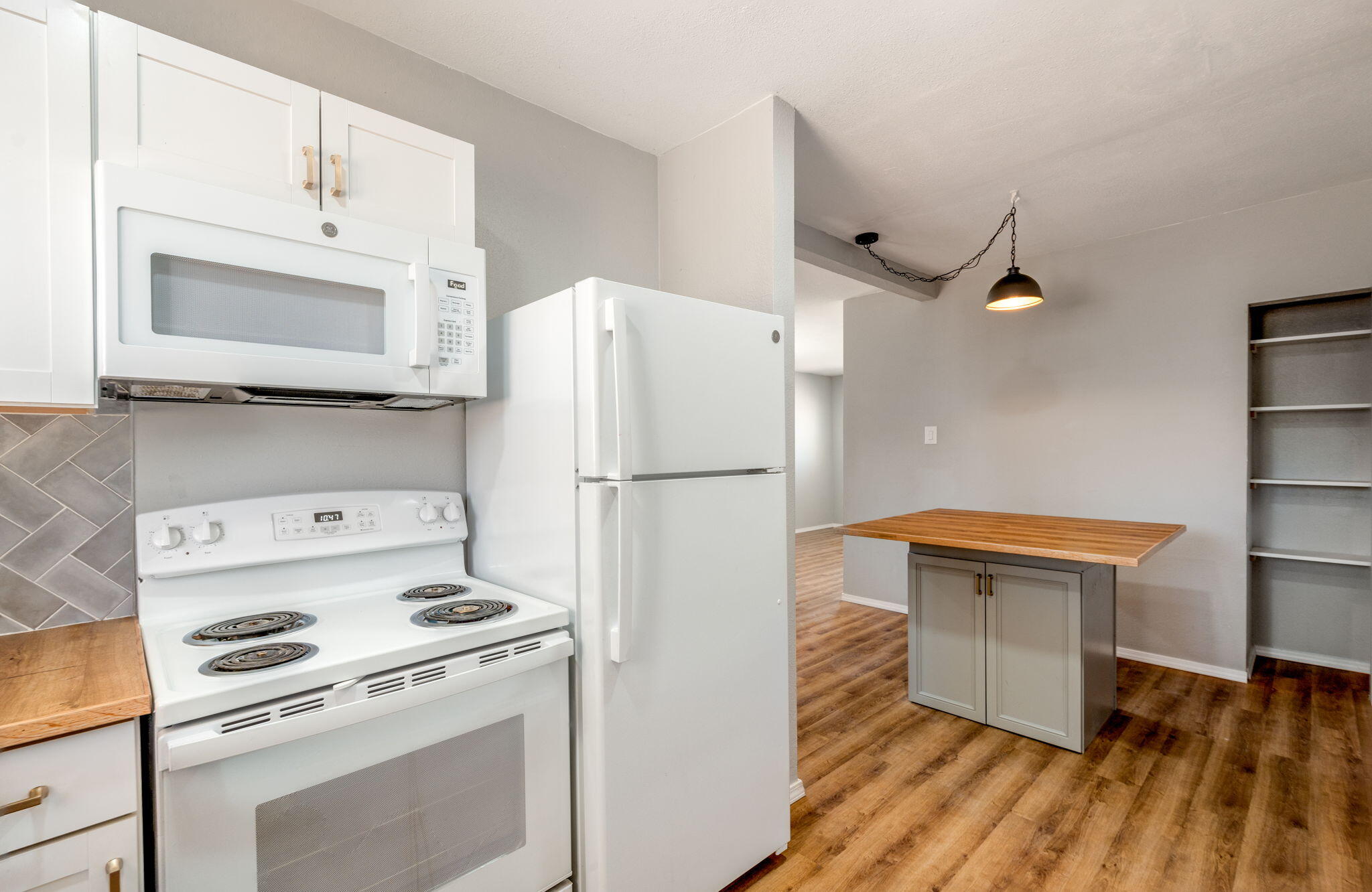 2824 Pajarito Road SW