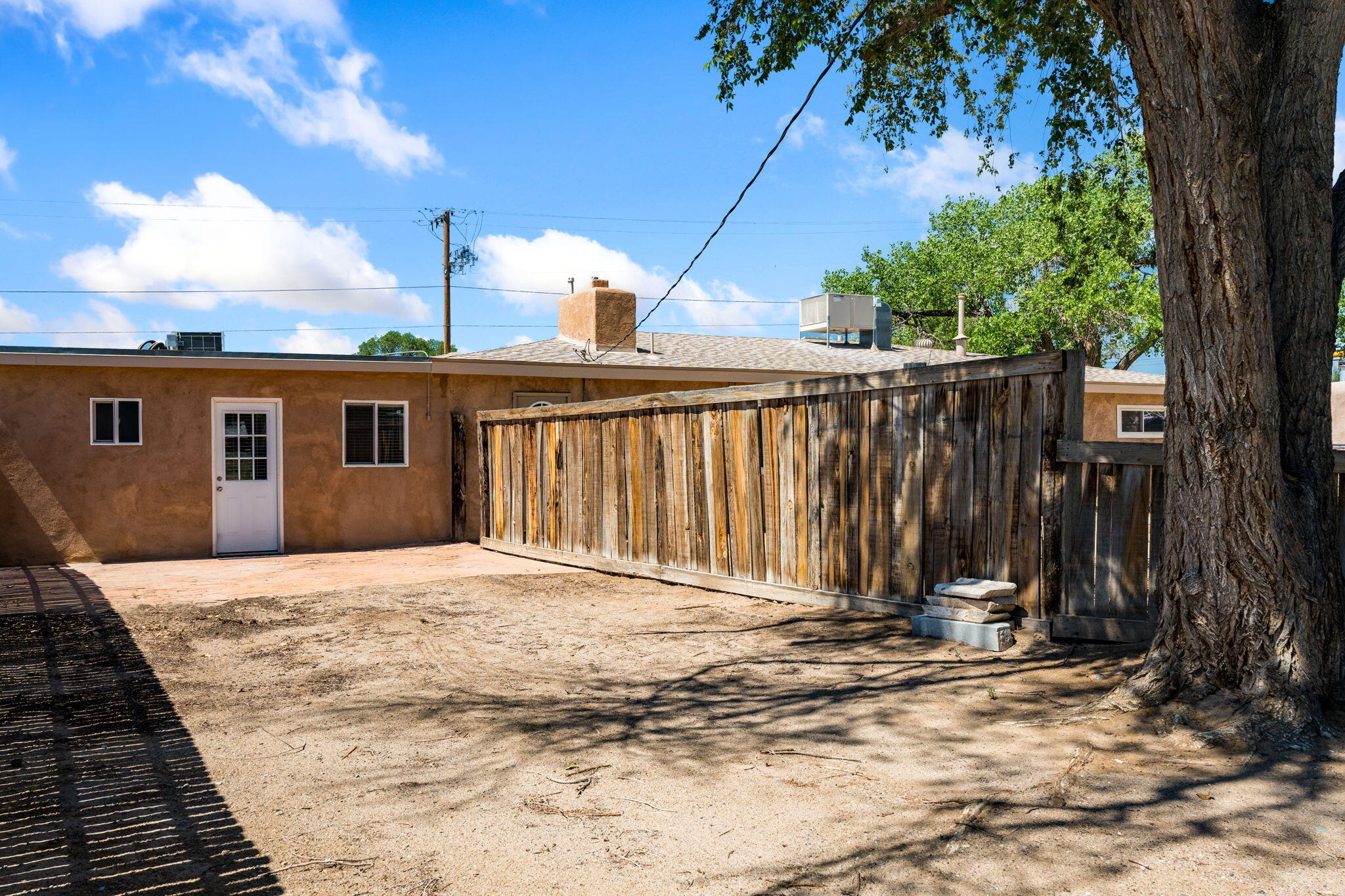 2824 Pajarito Road SW