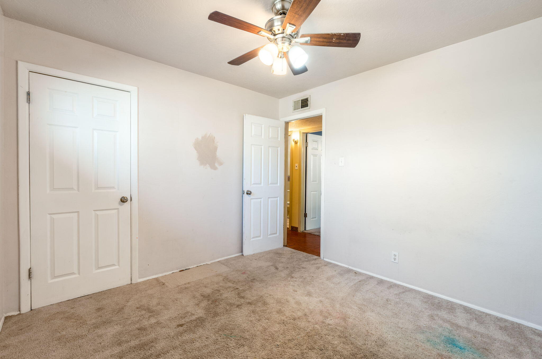 2824 Pajarito Road SW