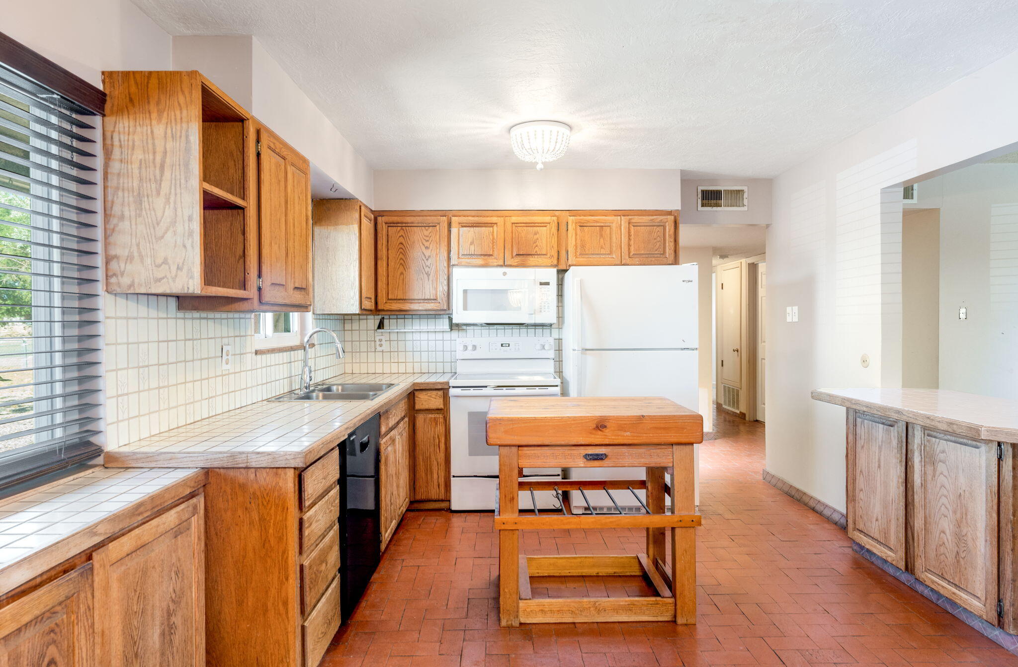 2824 Pajarito Road SW