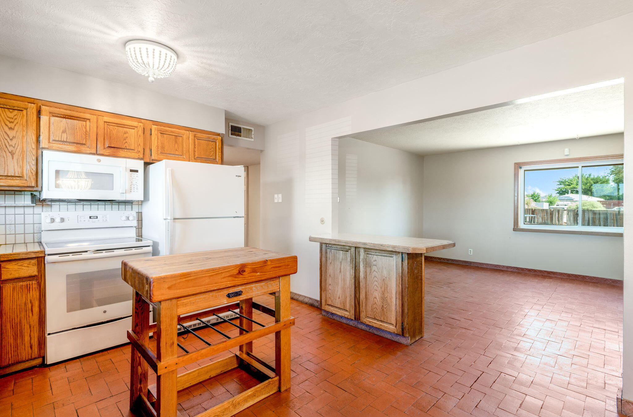 2824 Pajarito Road SW