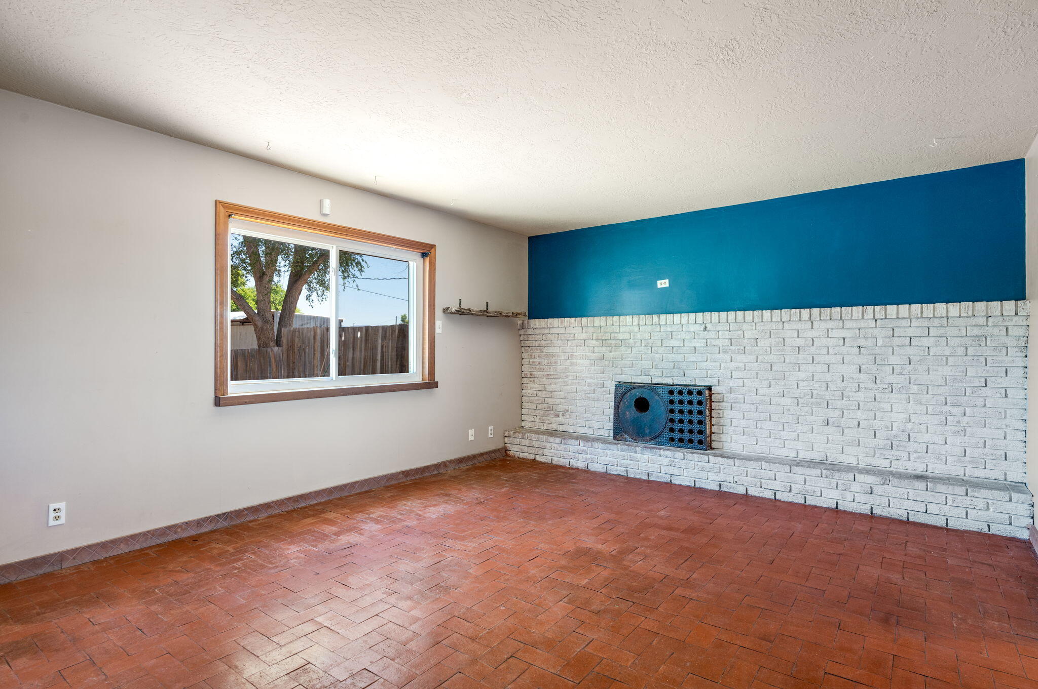 2824 Pajarito Road SW
