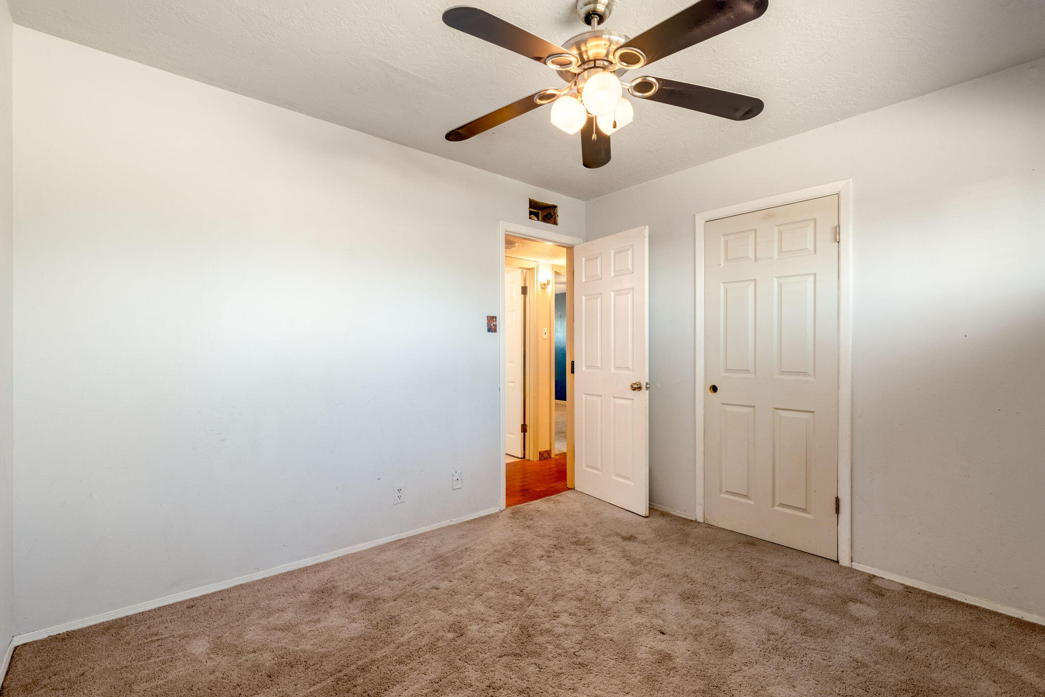 2824 Pajarito Road SW