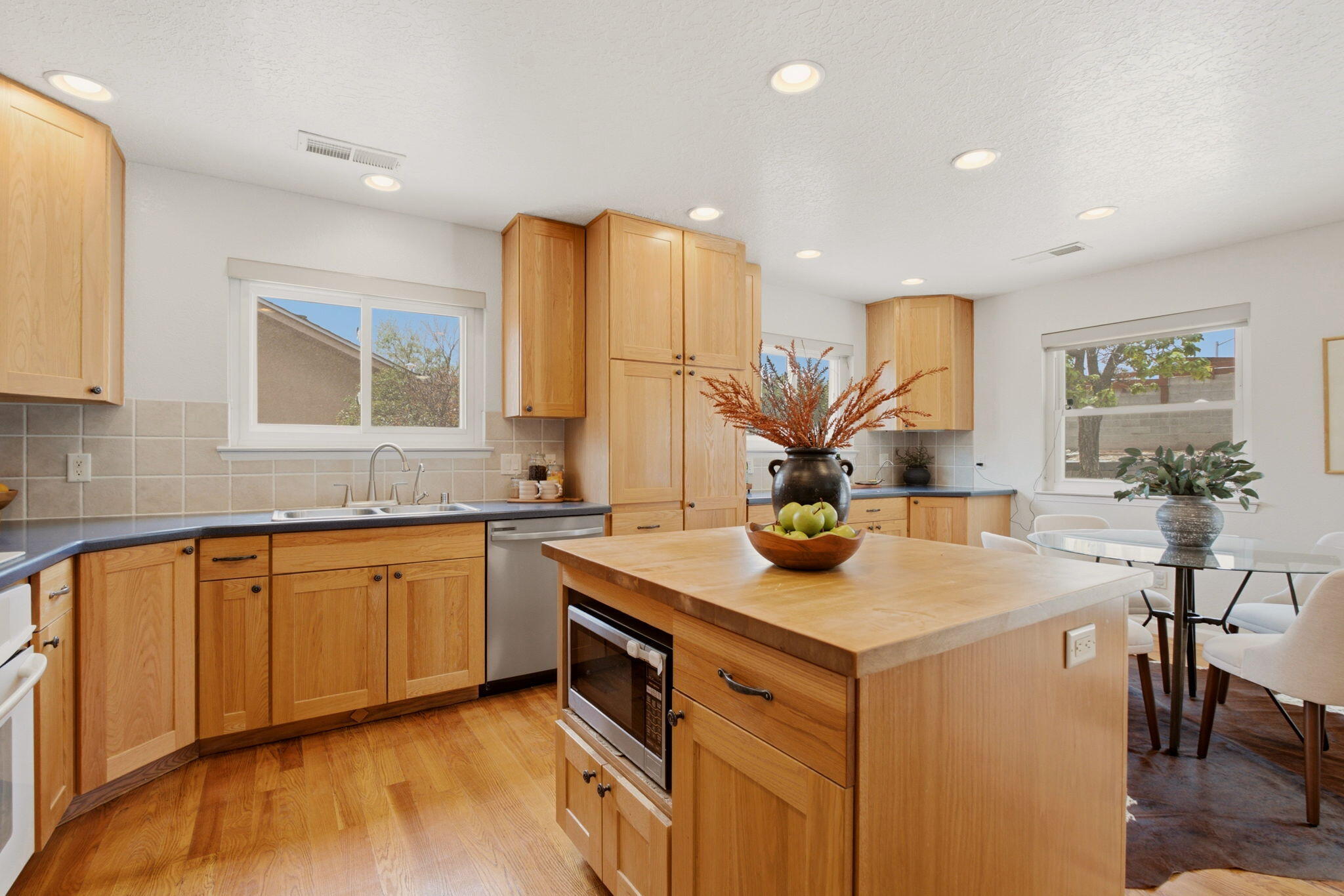 4928 Wagon Mound Trail NW