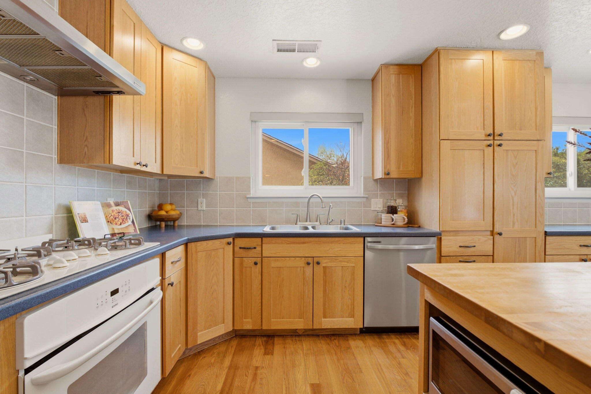 4928 Wagon Mound Trail NW