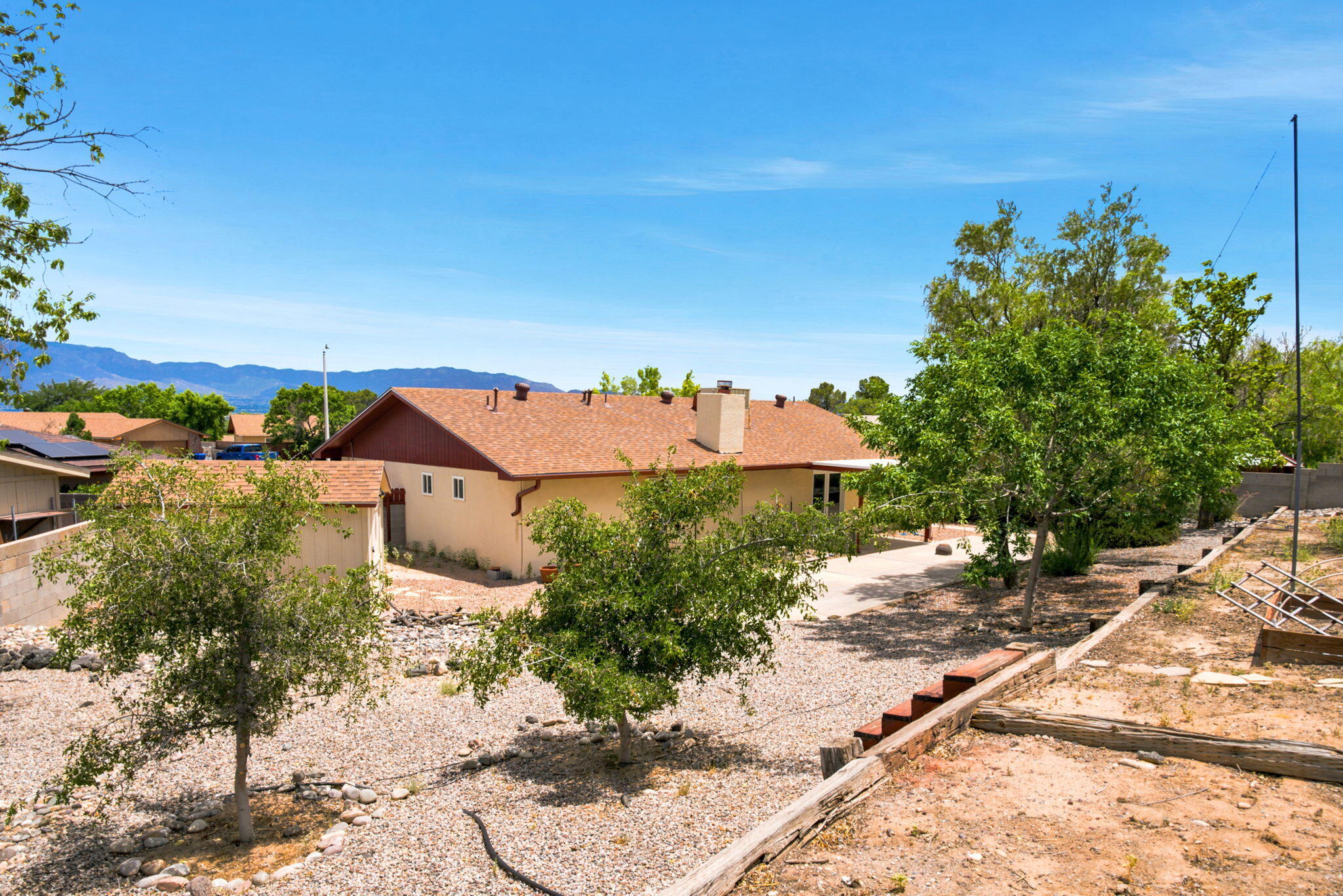 4928 Wagon Mound Trail NW
