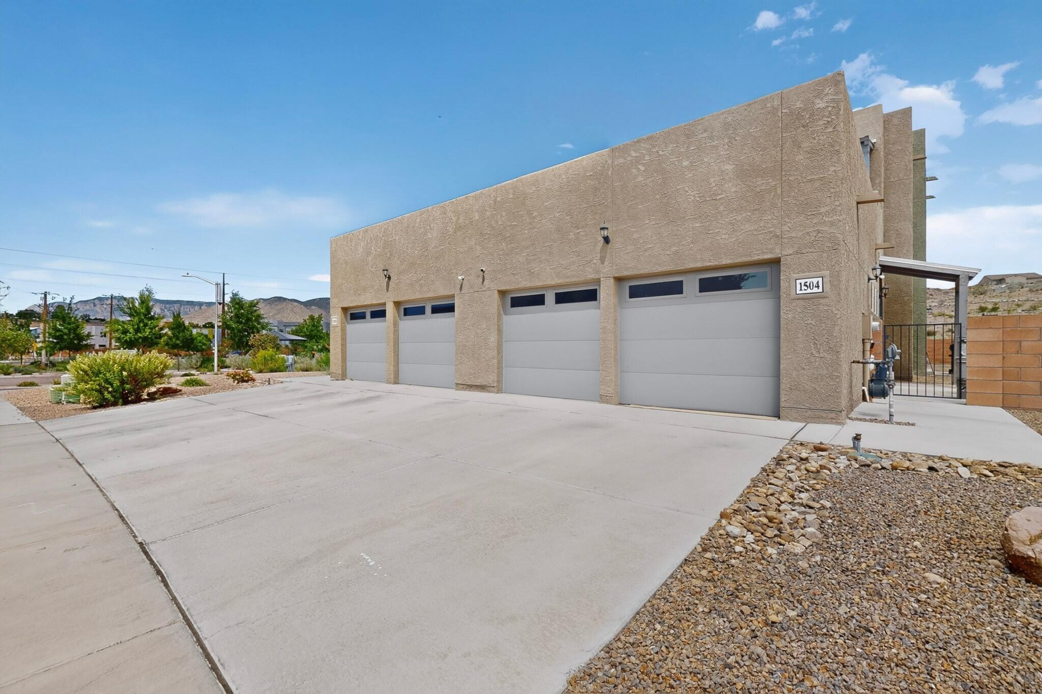 1504 Gulfstream Drive SE