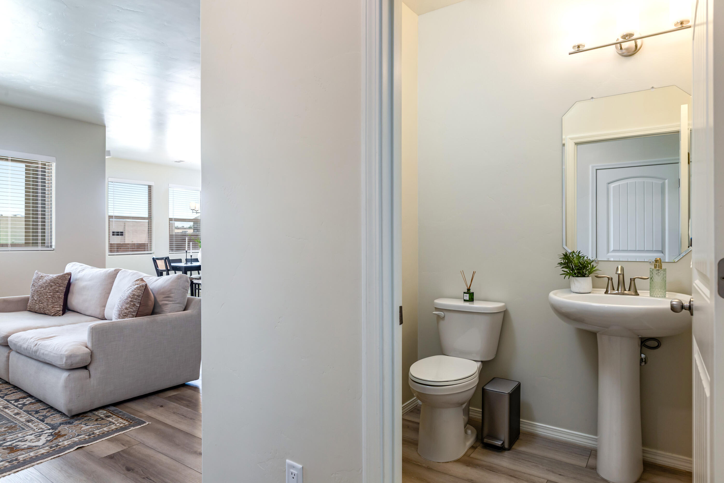 4381 Lauren Loop NE