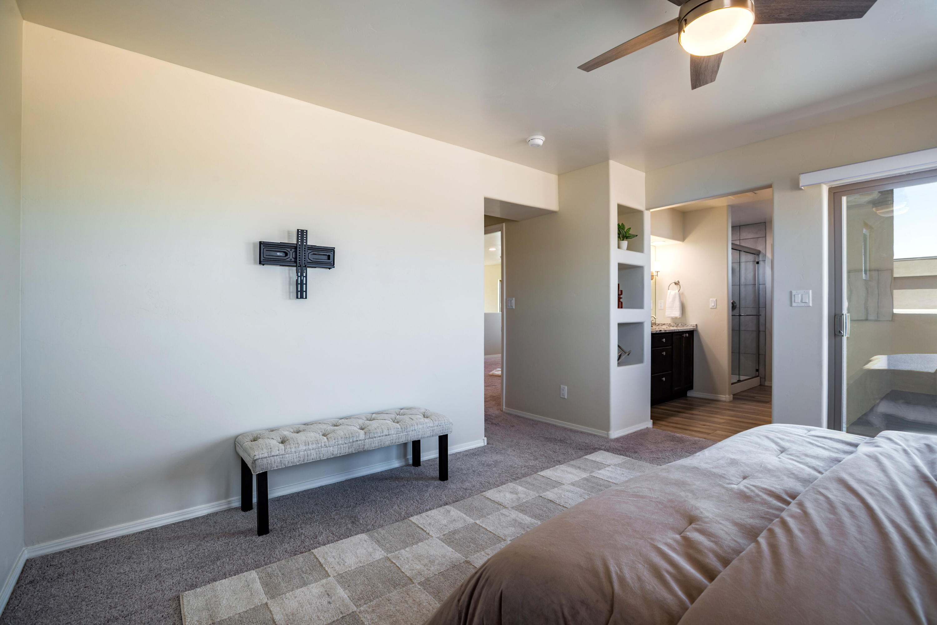 4381 Lauren Loop NE